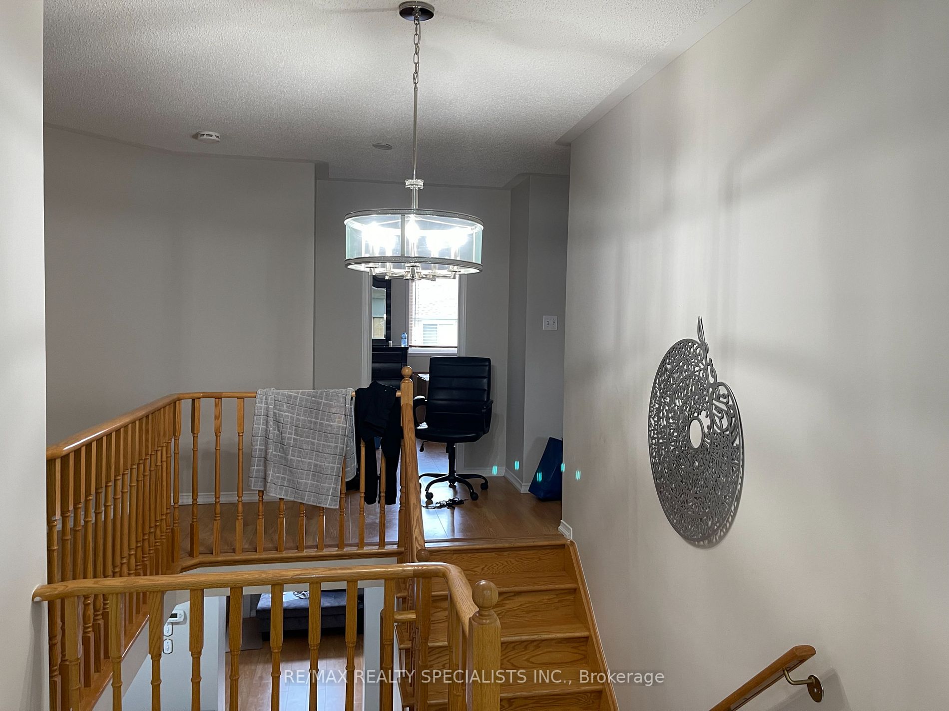 1187 Mcmullen Cres W