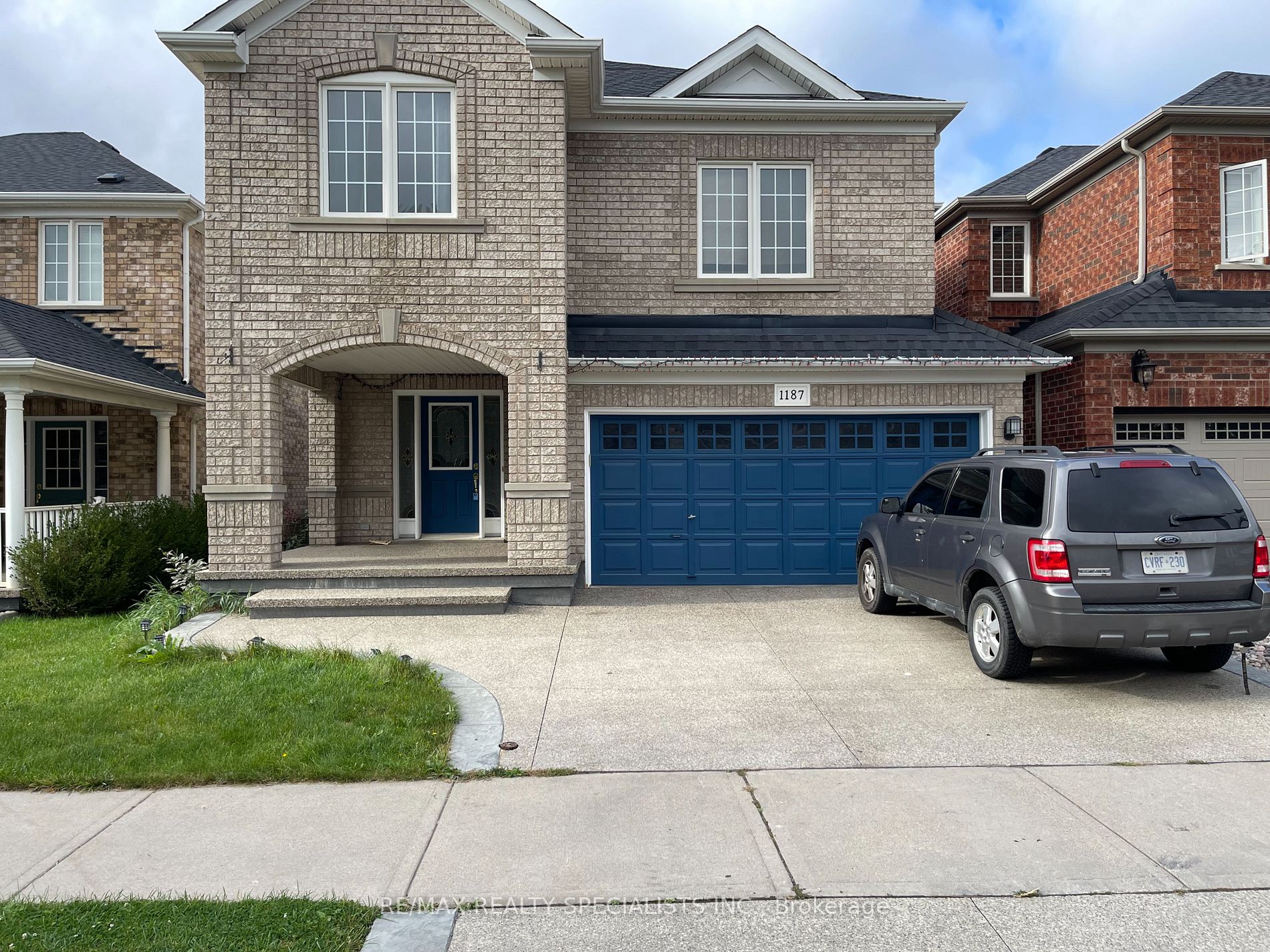 1187 Mcmullen Cres W