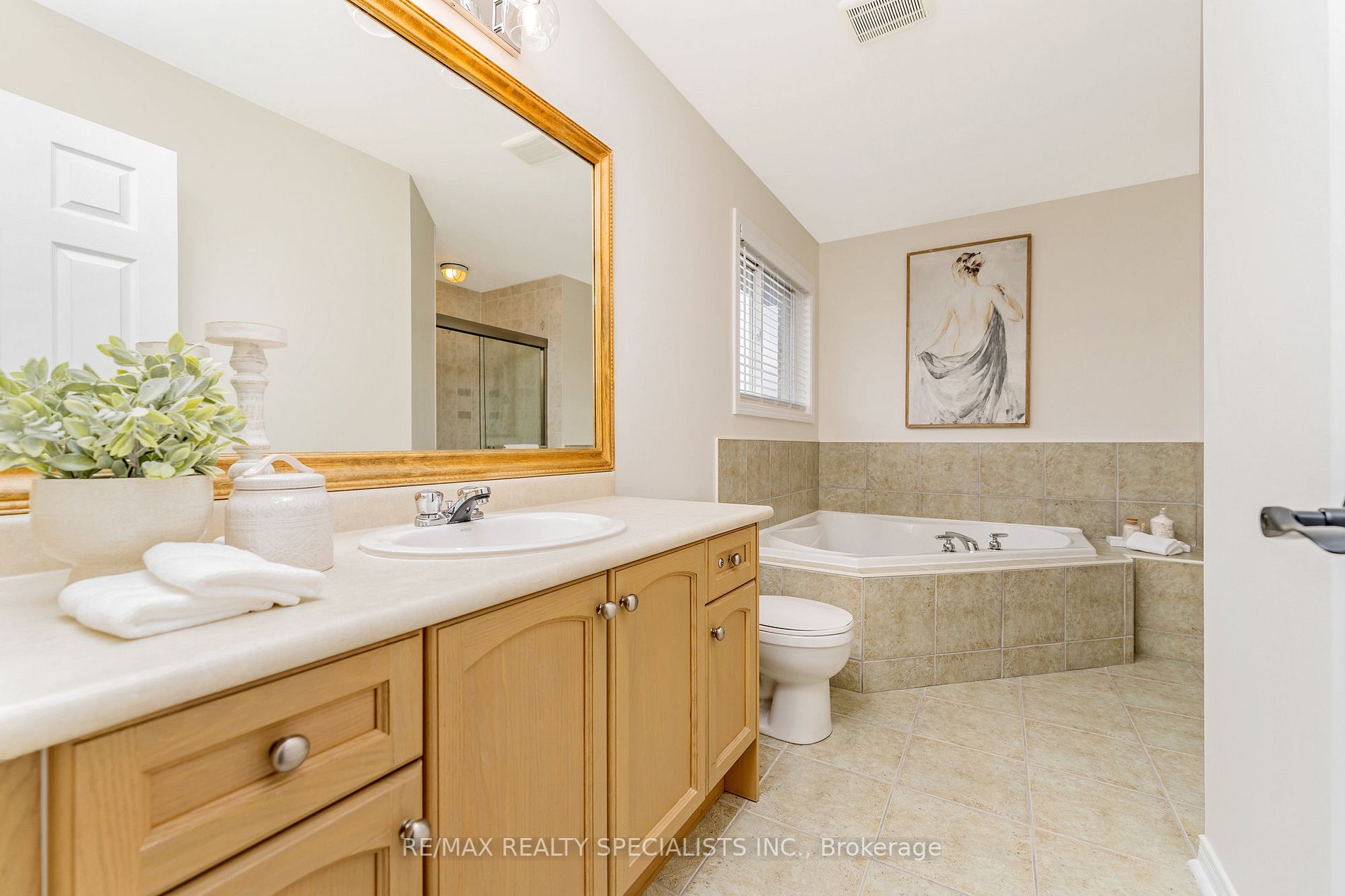 786 Spinning Wheel Cres