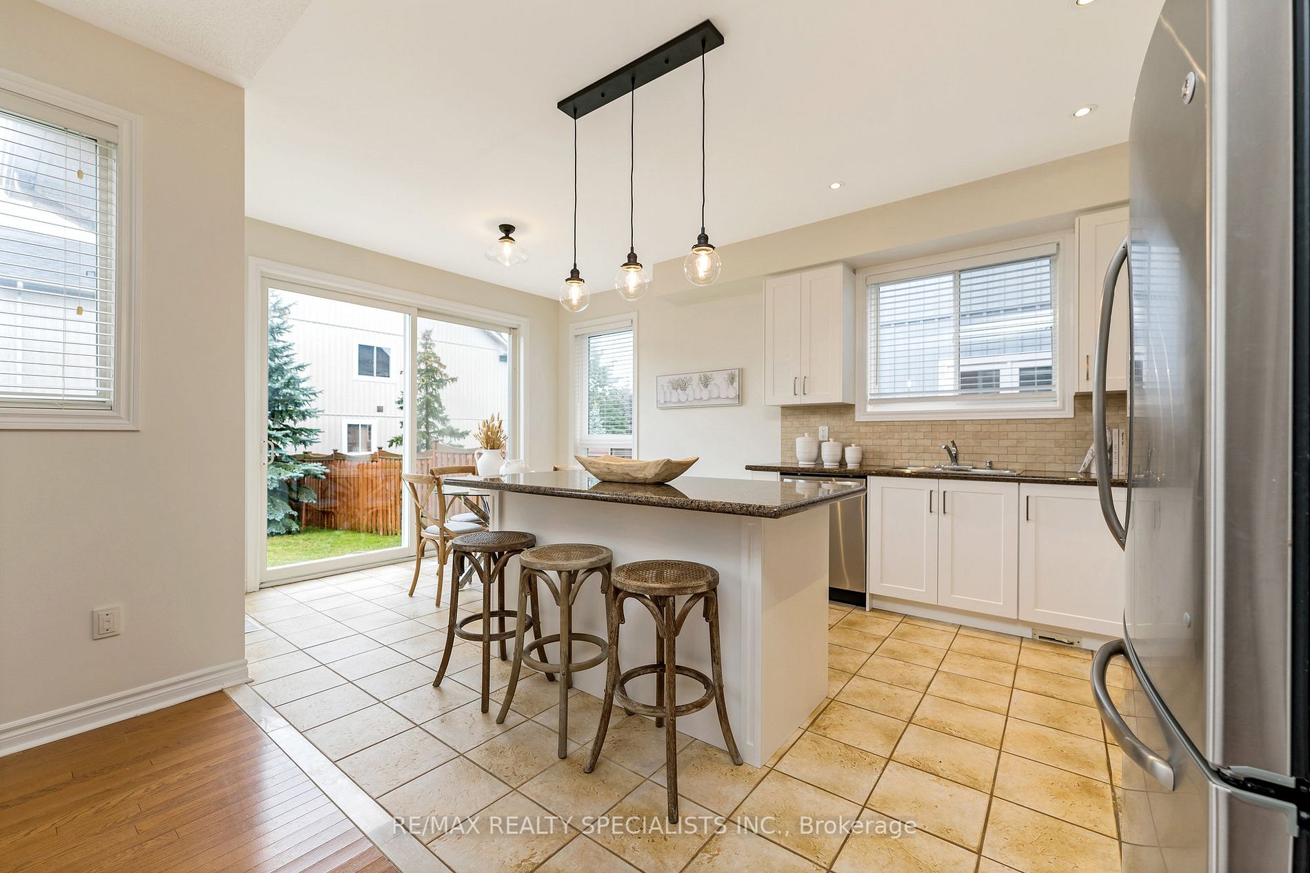 786 Spinning Wheel Cres