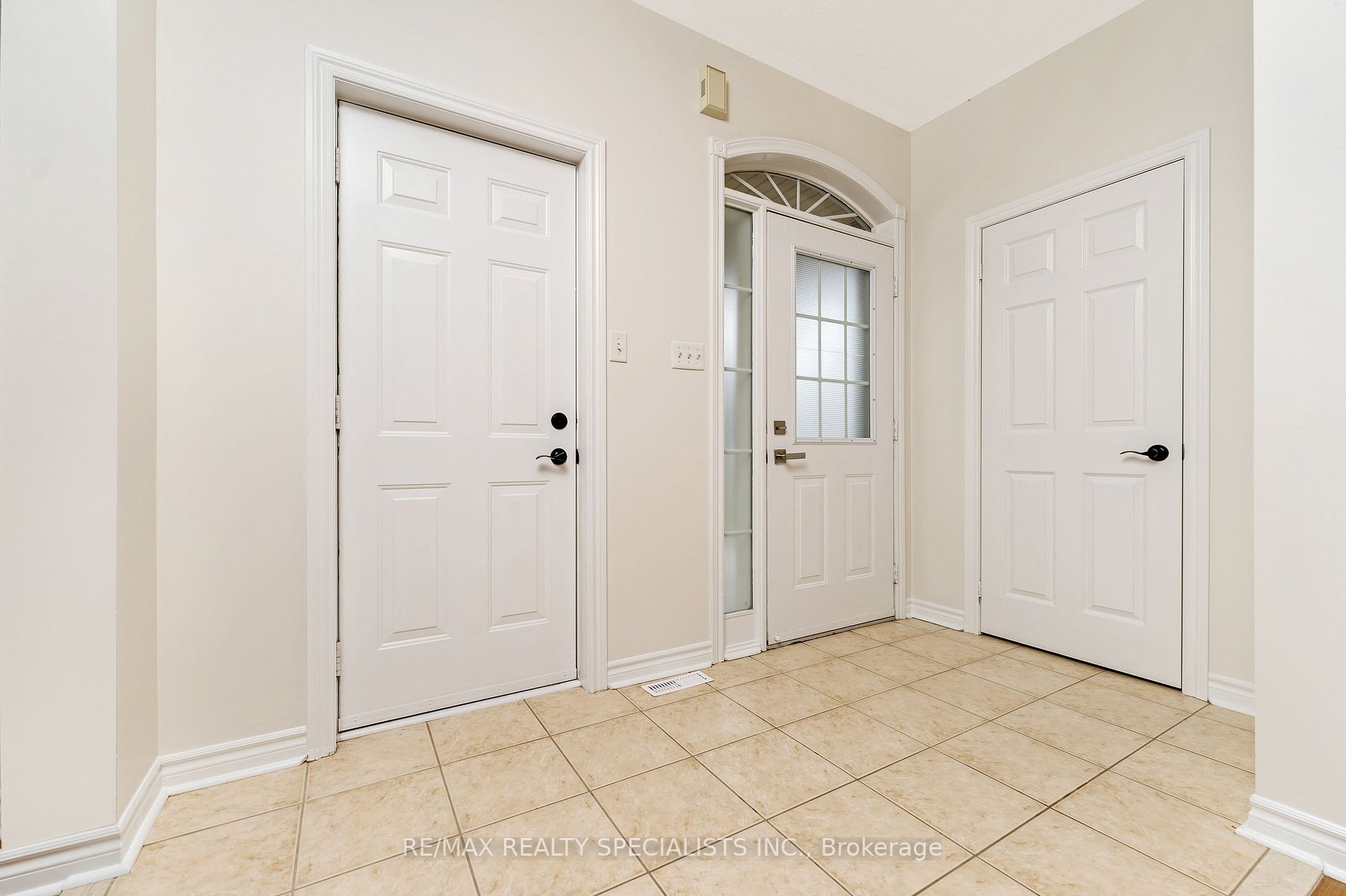 786 Spinning Wheel Cres