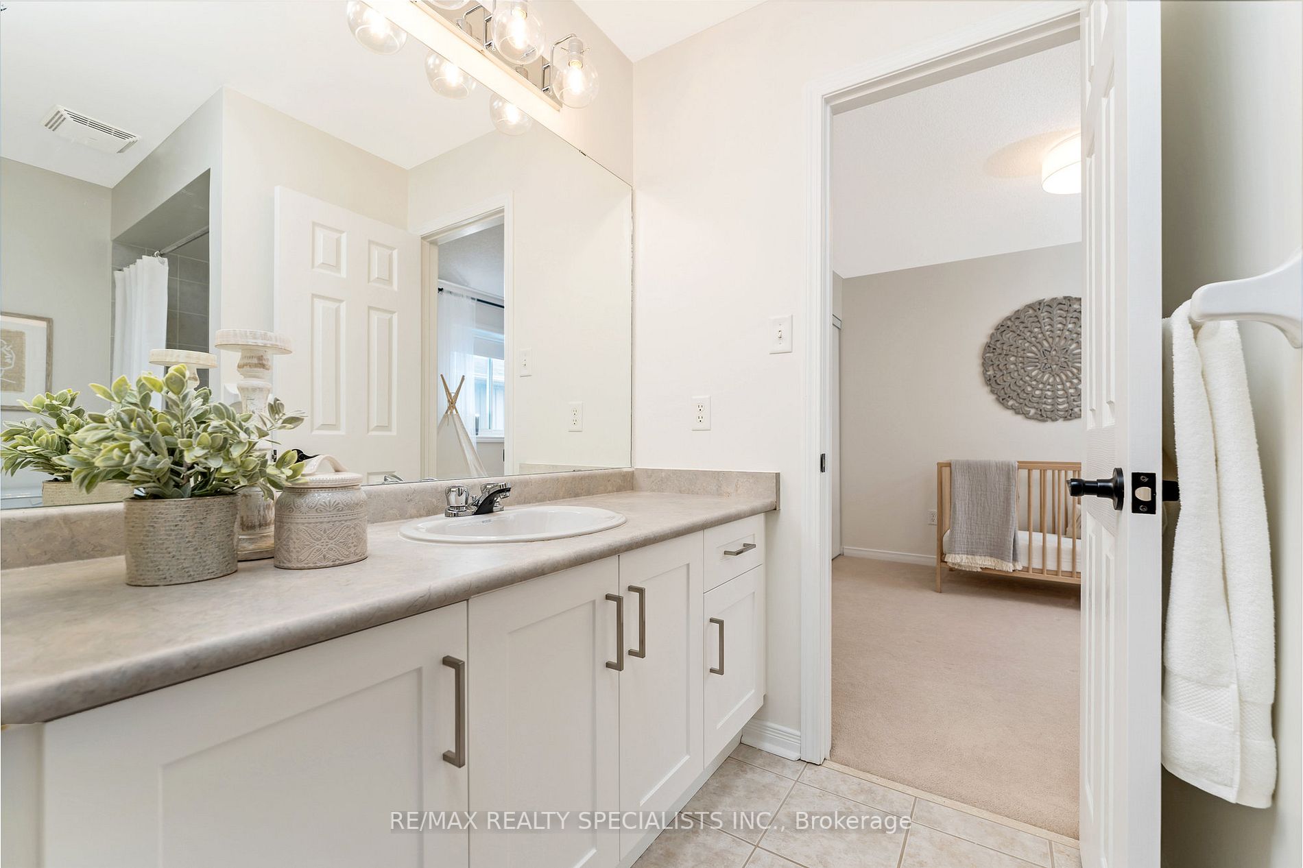786 Spinning Wheel Cres