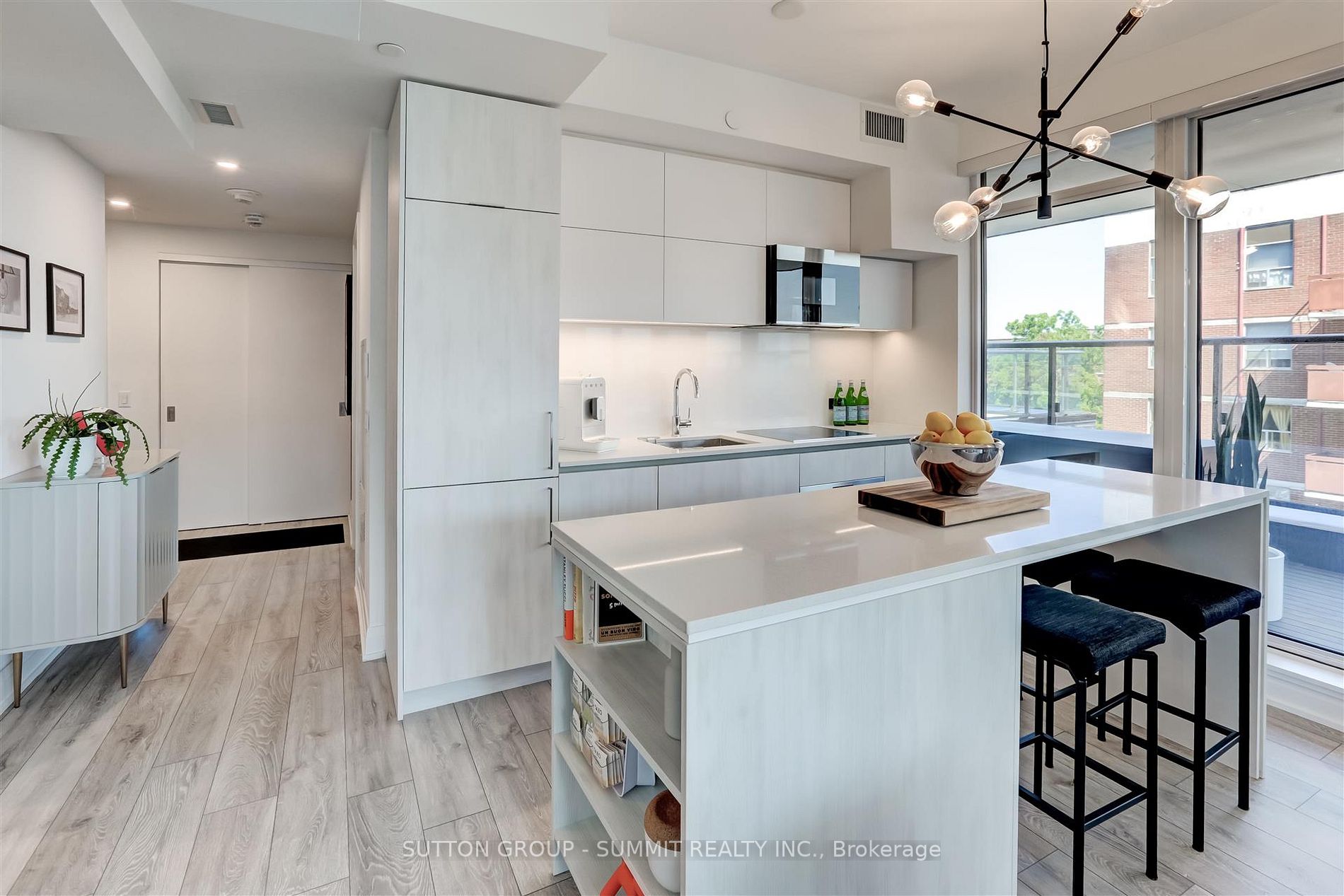 21 Park St E, #815