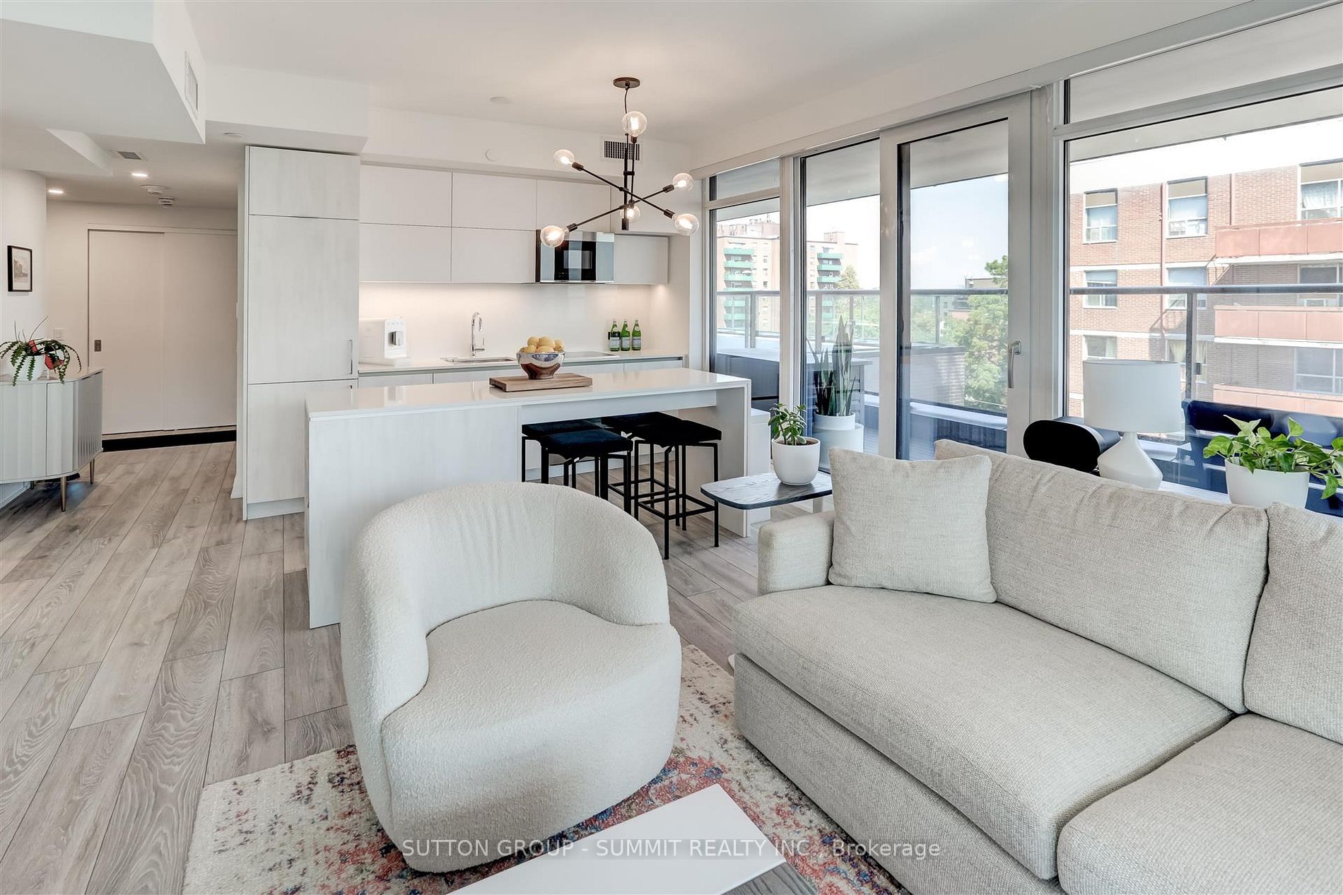 21 Park St E, #815