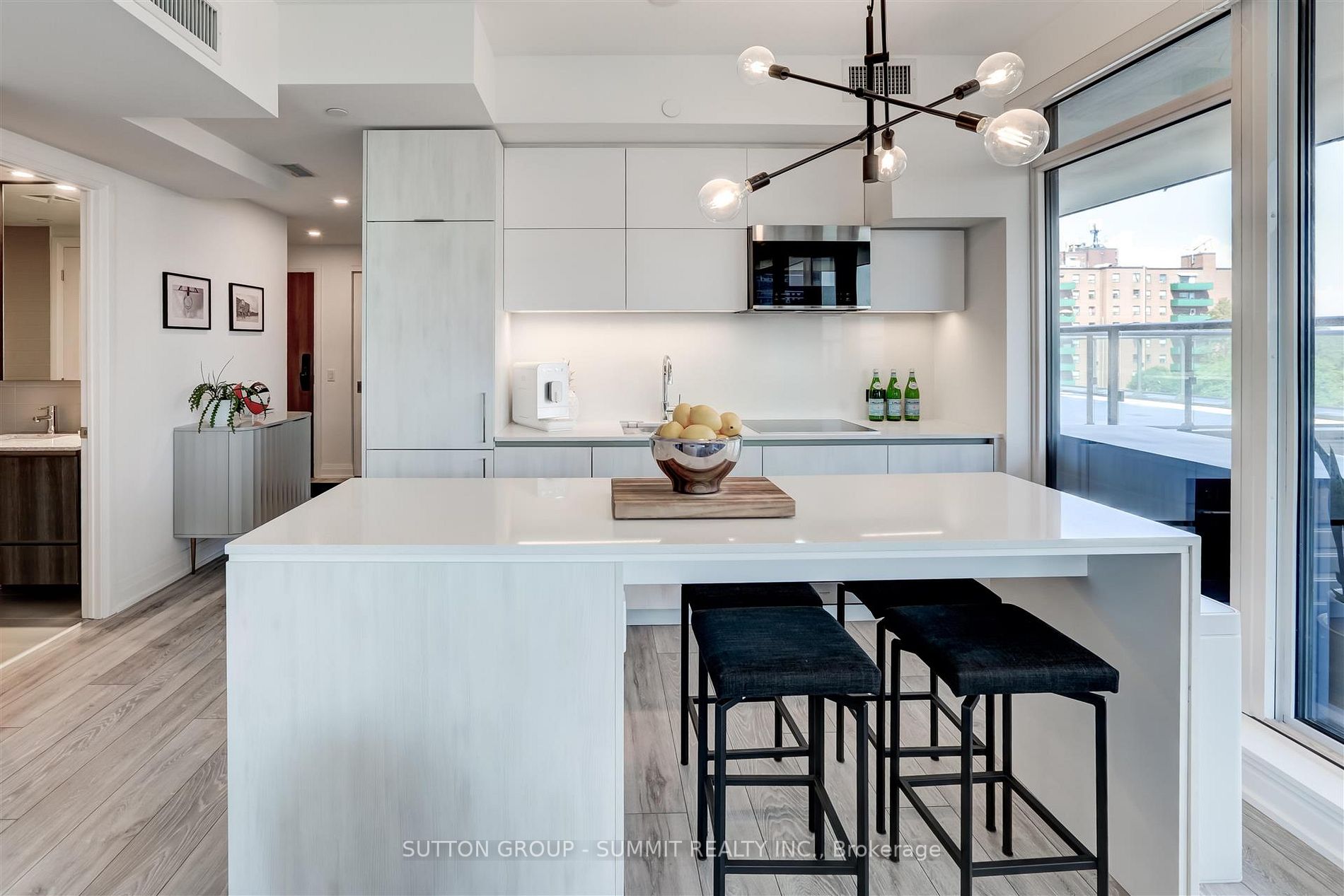 21 Park St E, #815