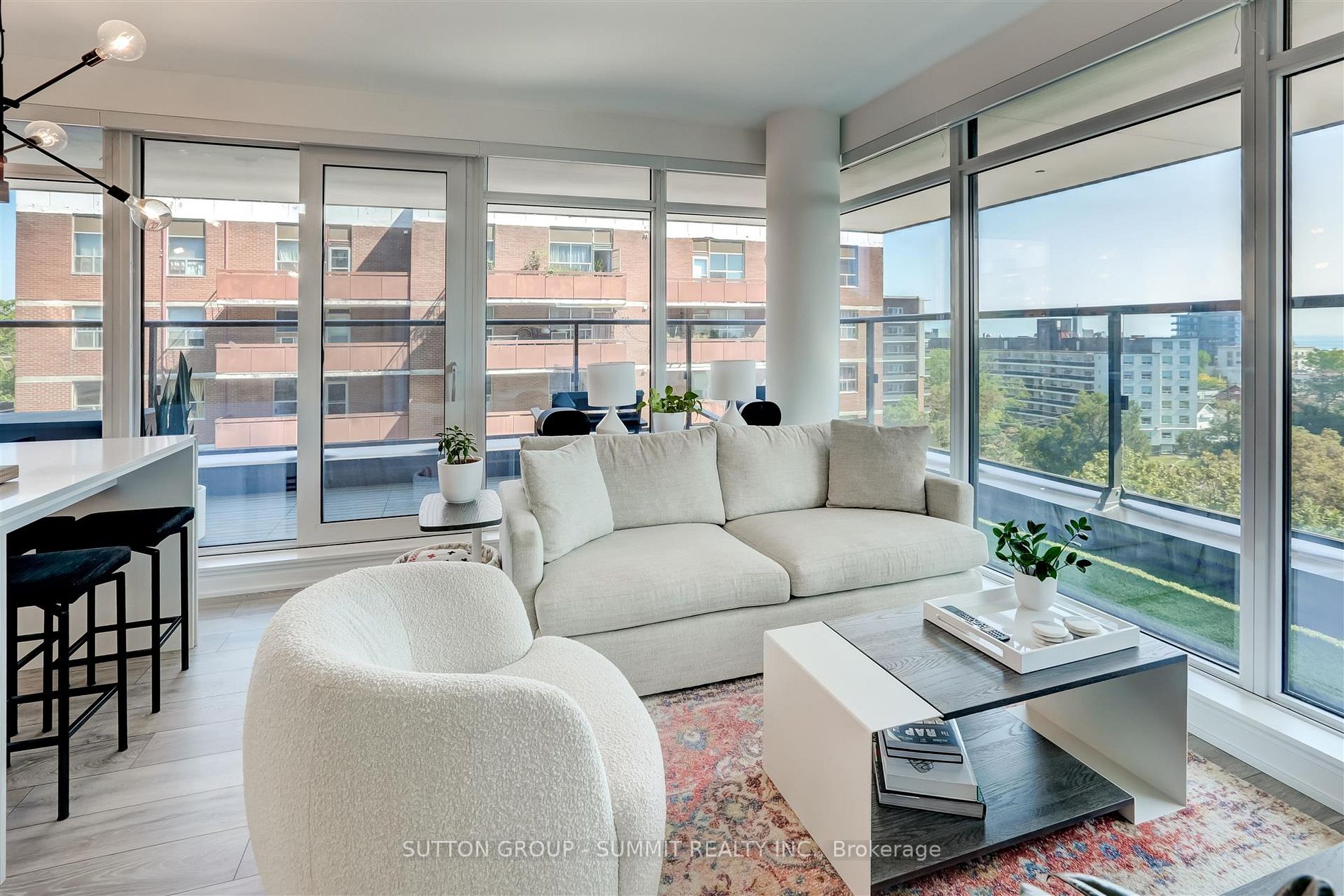 21 Park St E, #815
