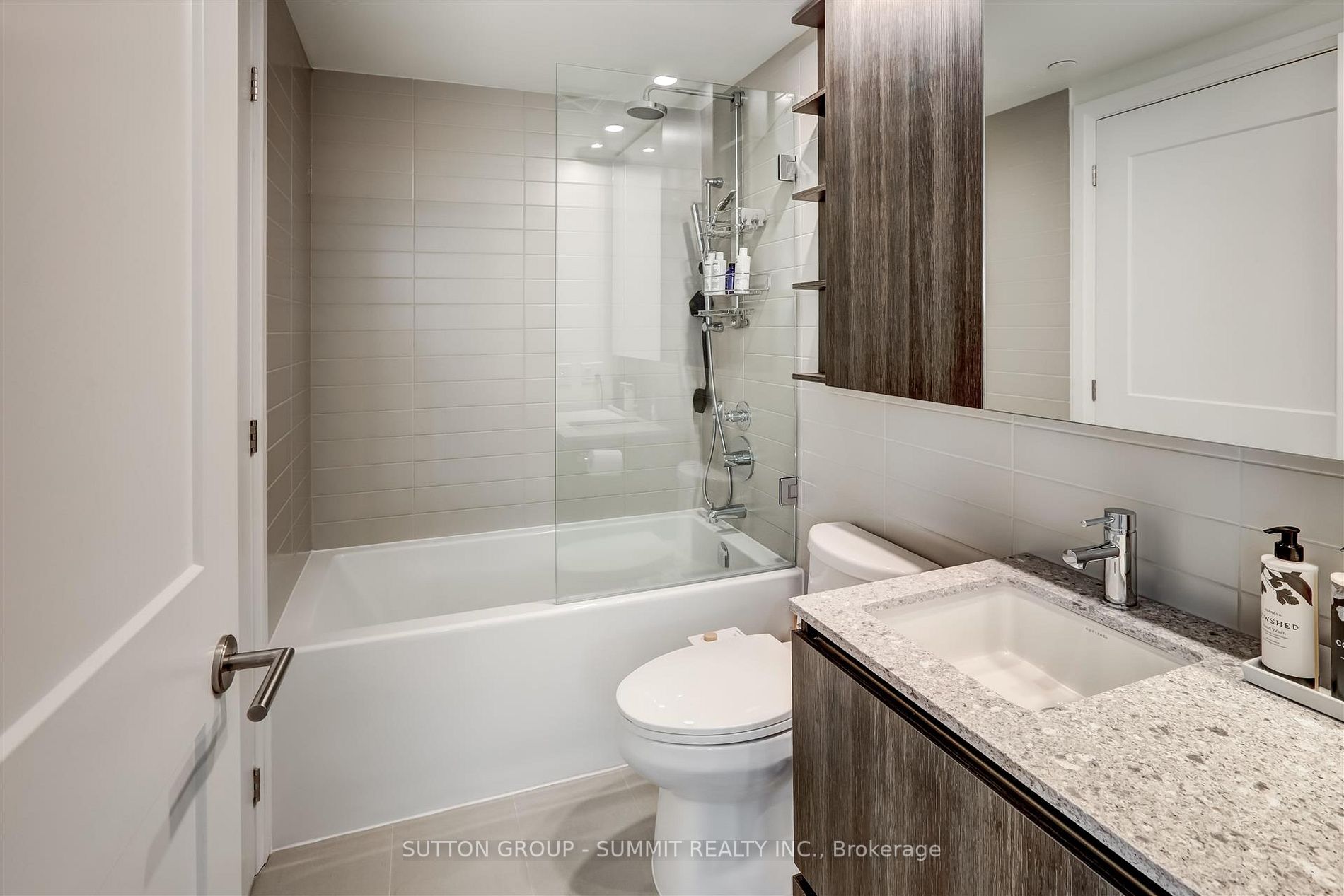 21 Park St E, #815