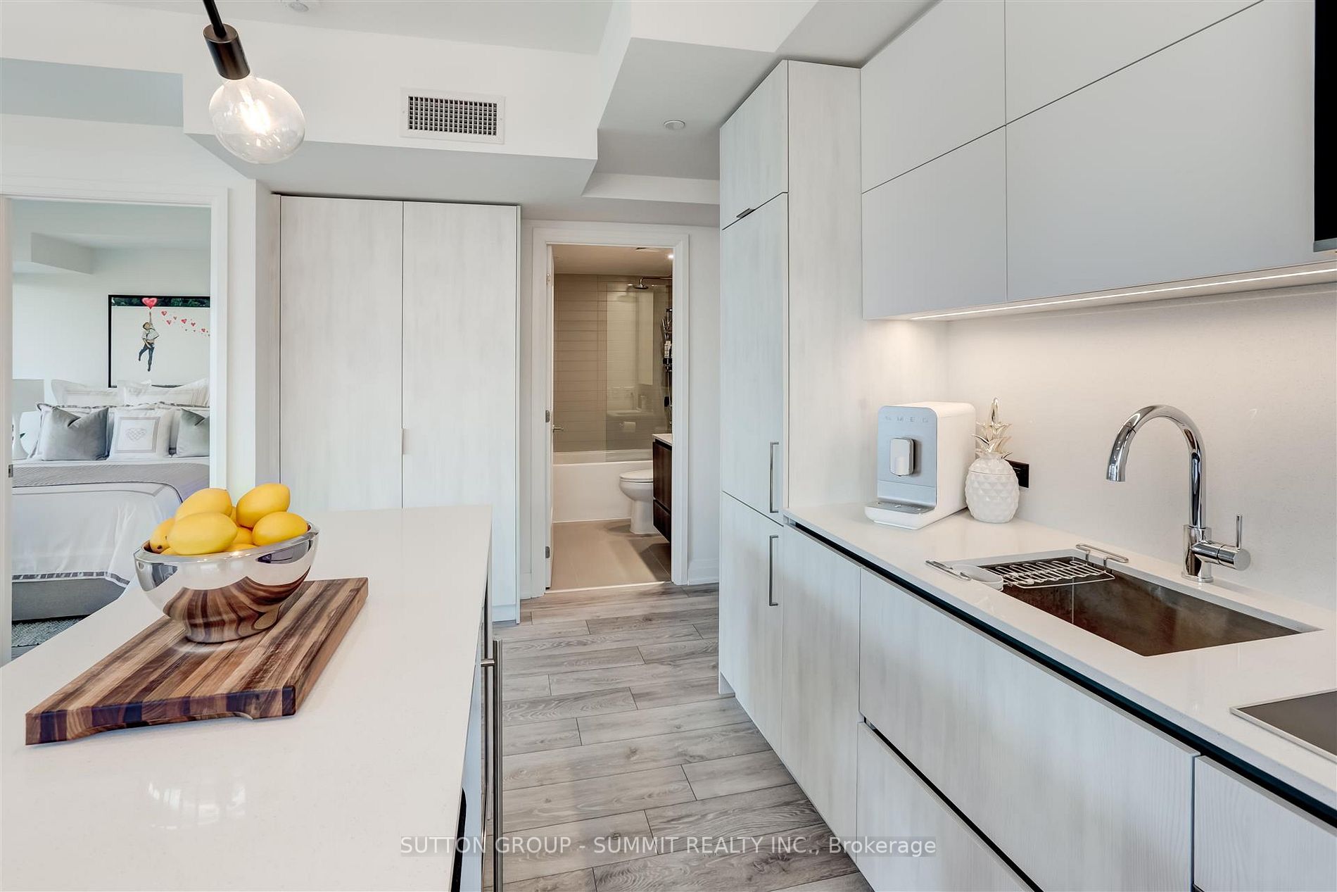 21 Park St E, #815