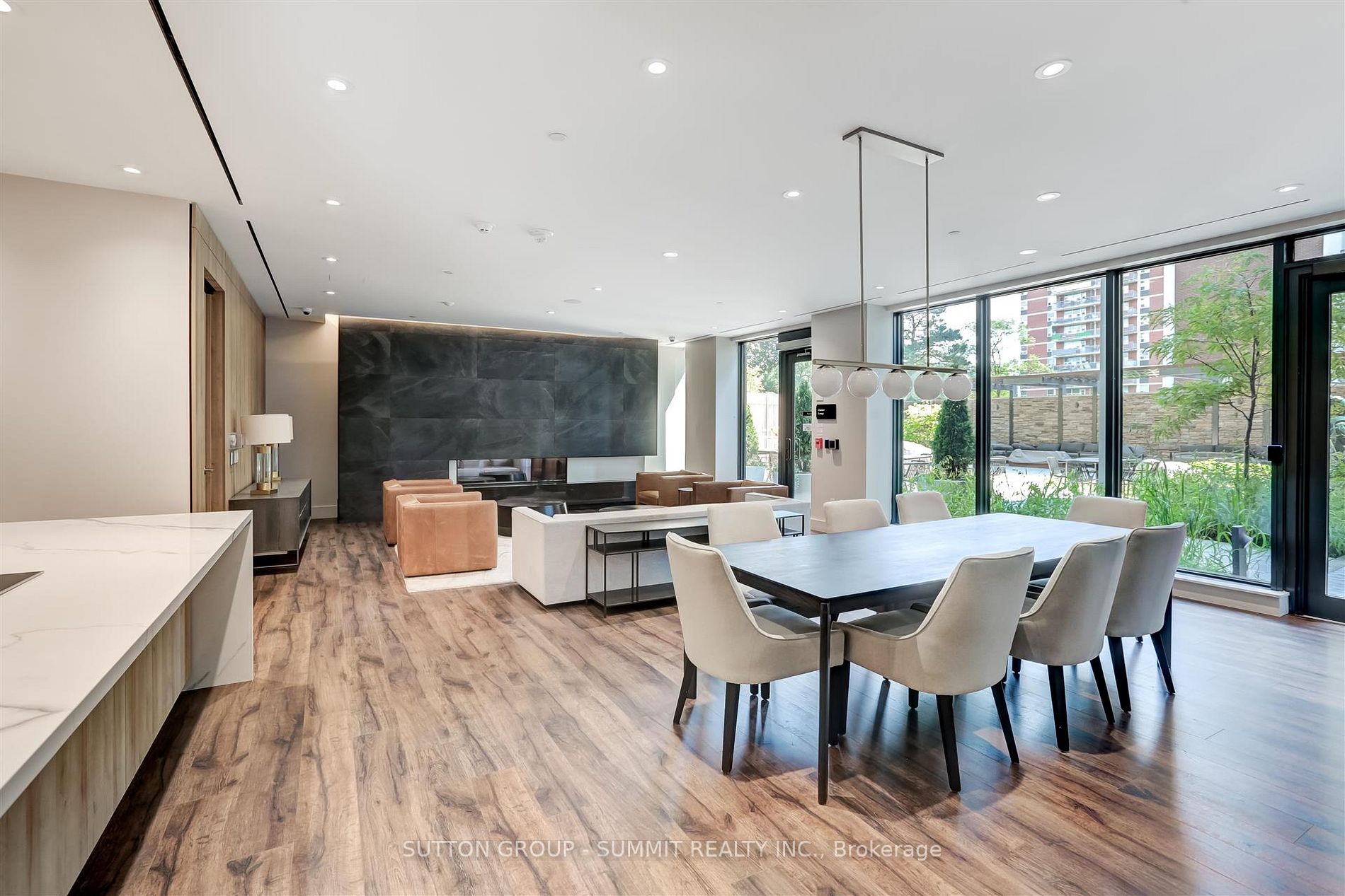 21 Park St E, #815