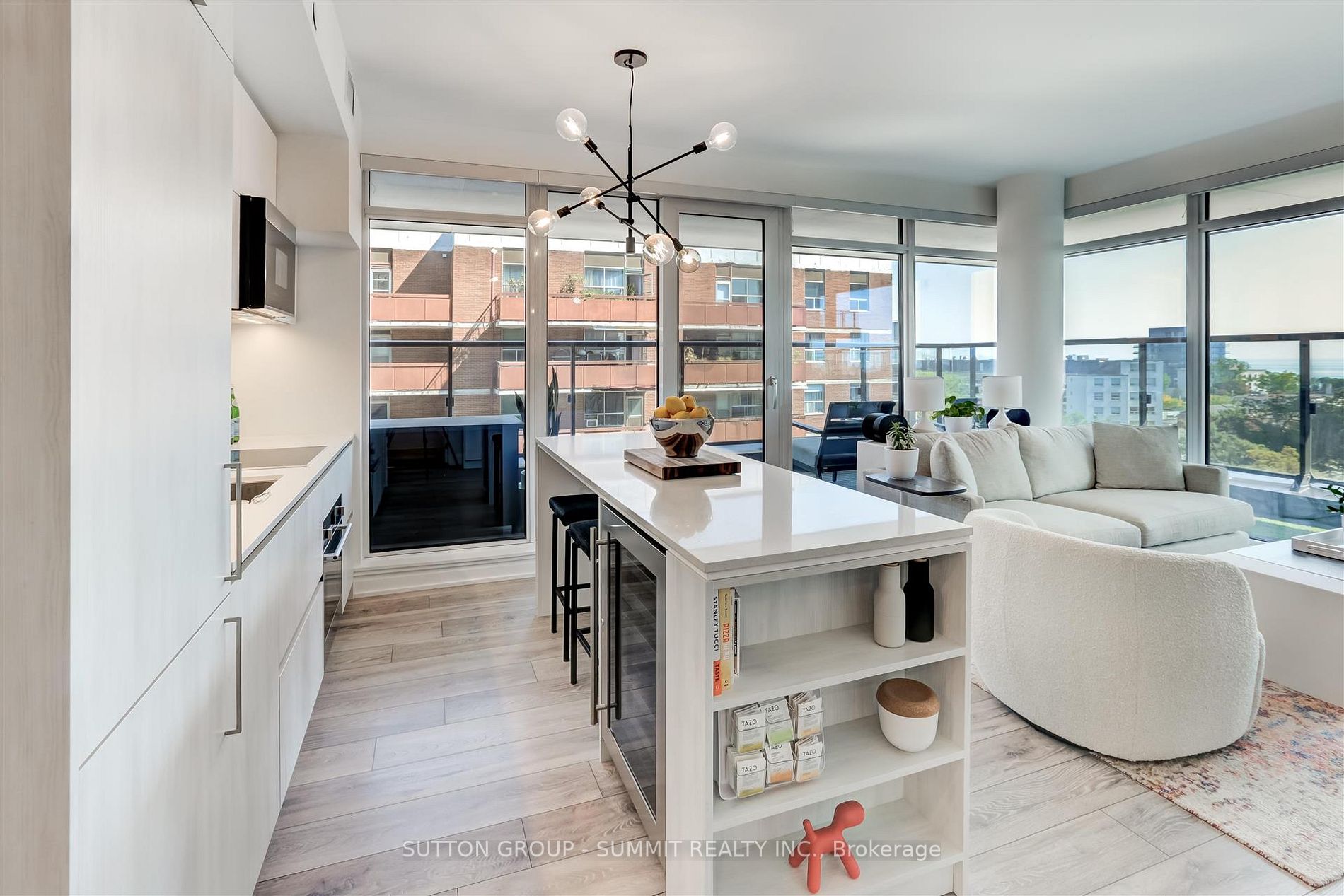 21 Park St E, #815