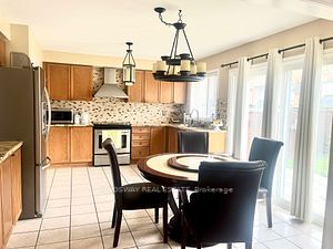 4 Cogswell Cres
