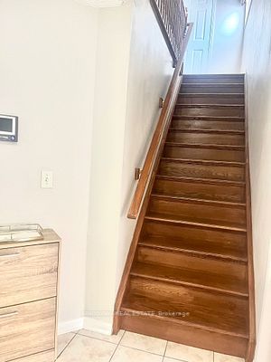 4 Cogswell Cres