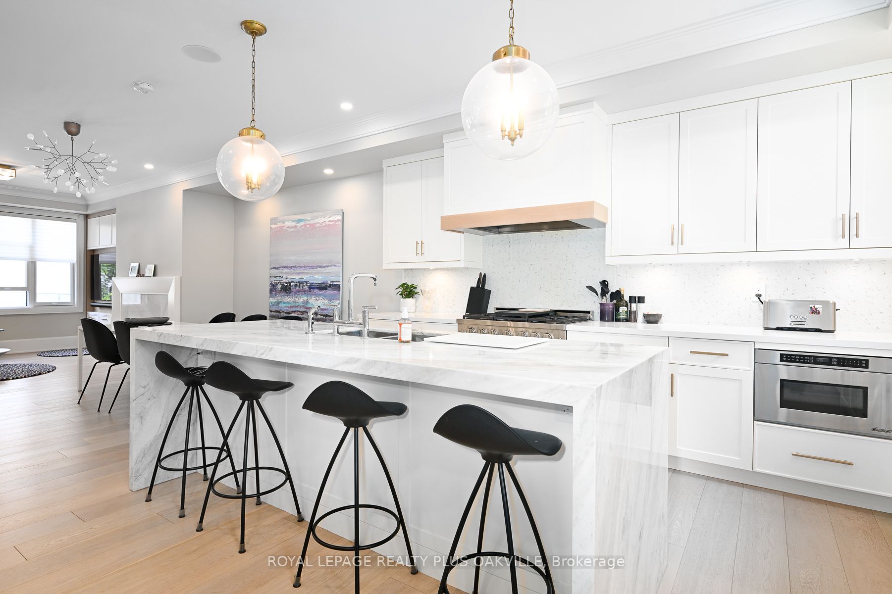 336 Robinson Street, #2