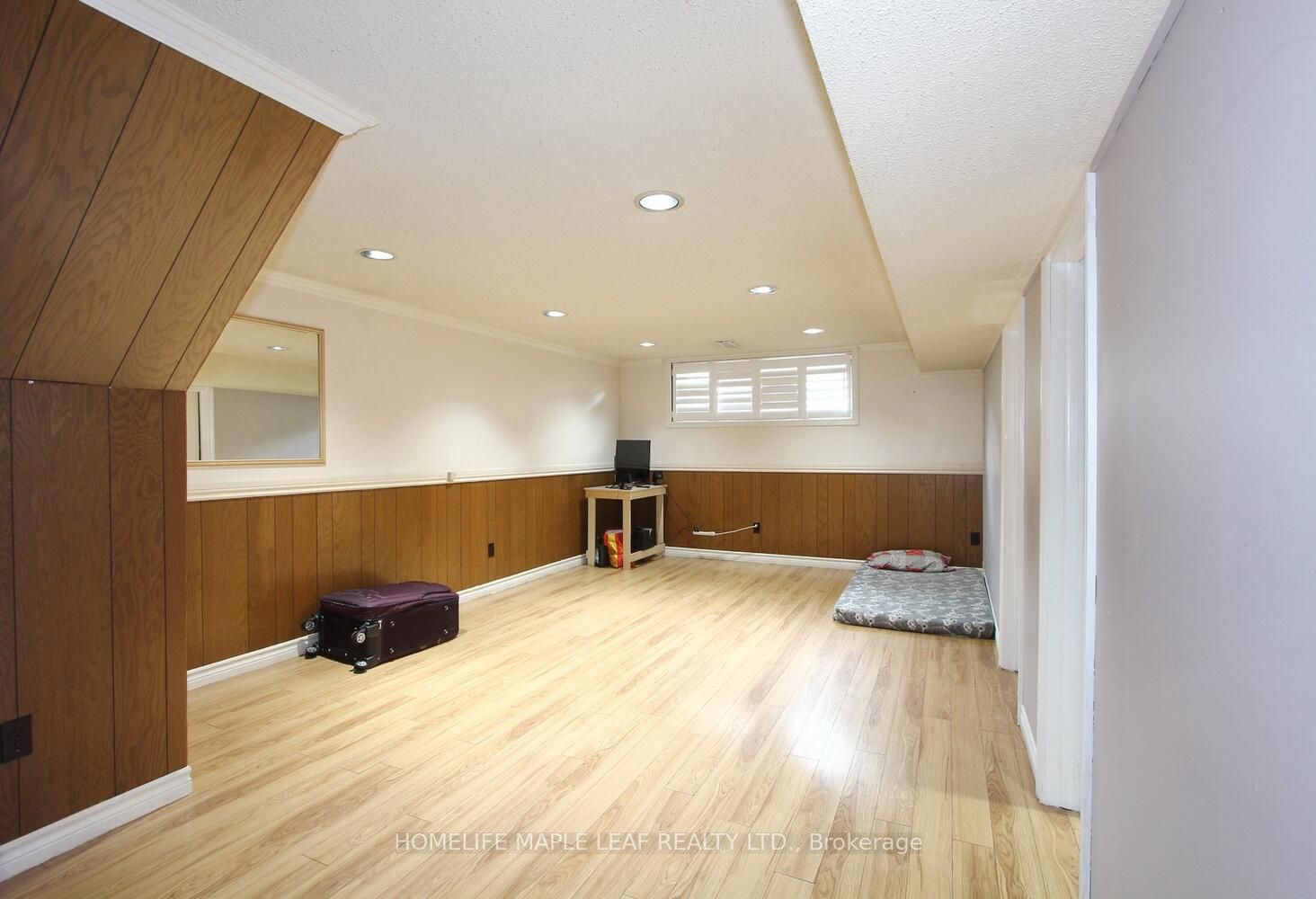38 Inglewood Dr
