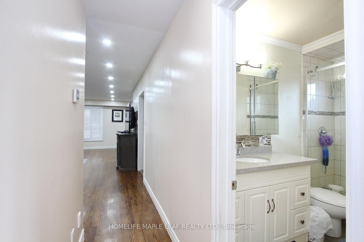 38 Inglewood Dr