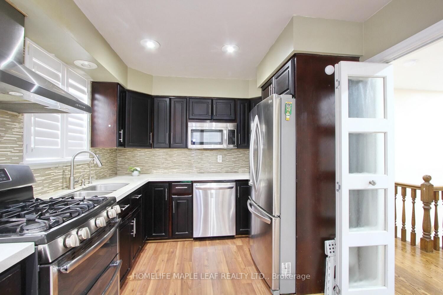 38 Inglewood Dr
