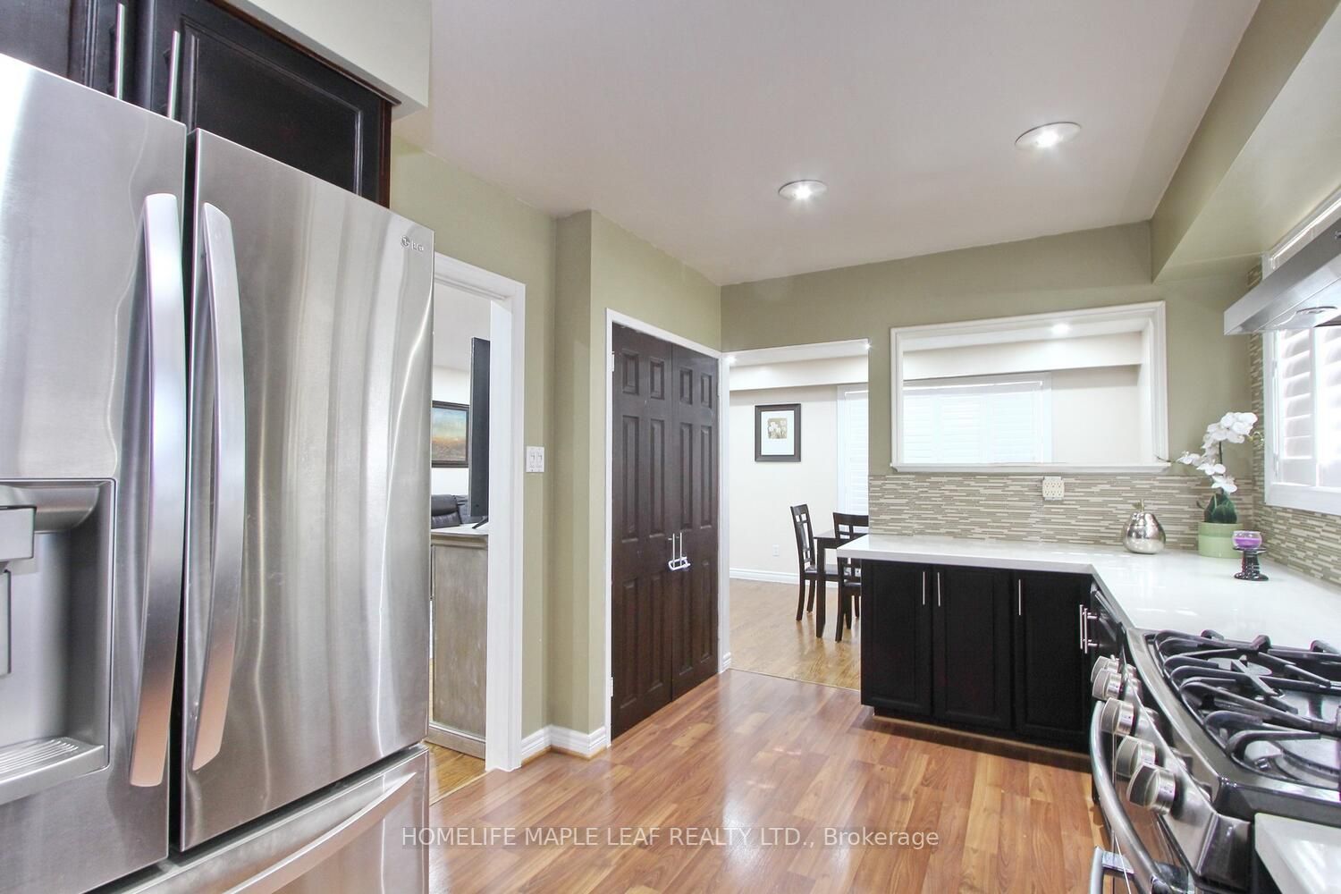 38 Inglewood Dr