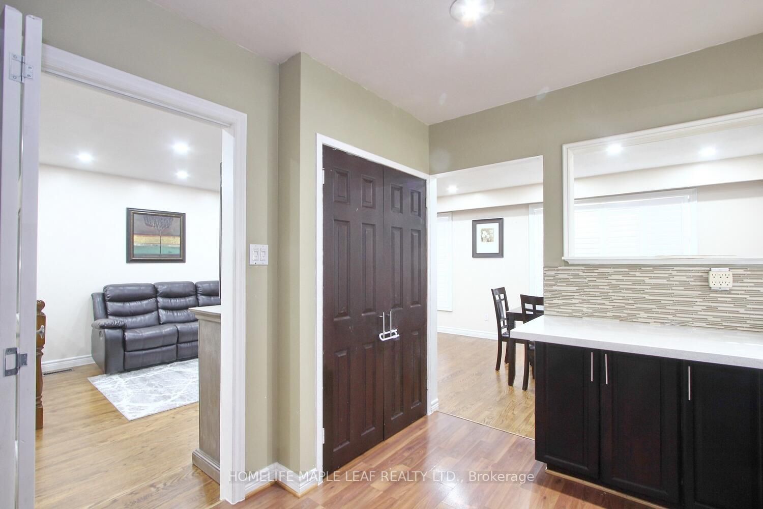 38 Inglewood Dr