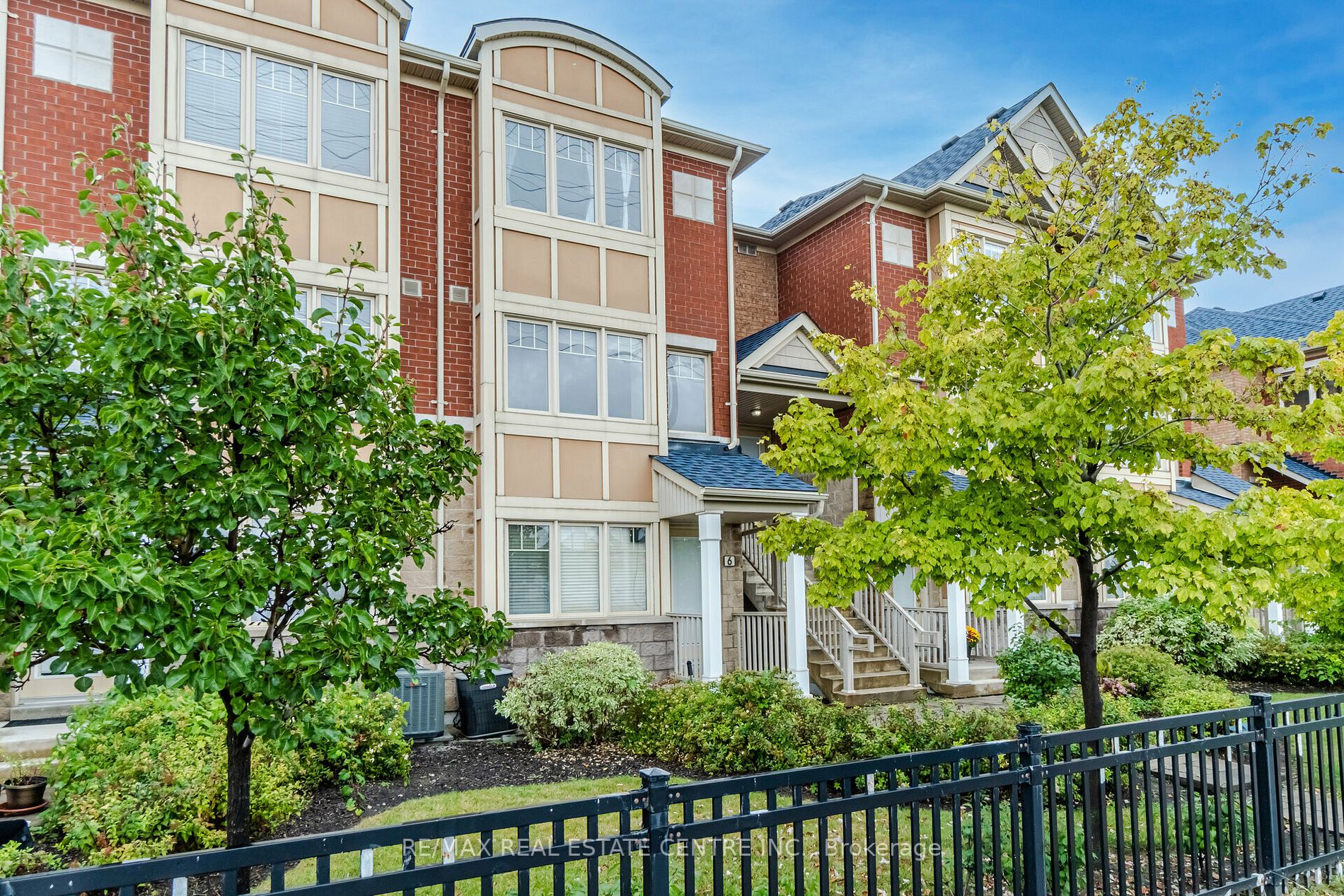 3985 Eglinton Ave, #5