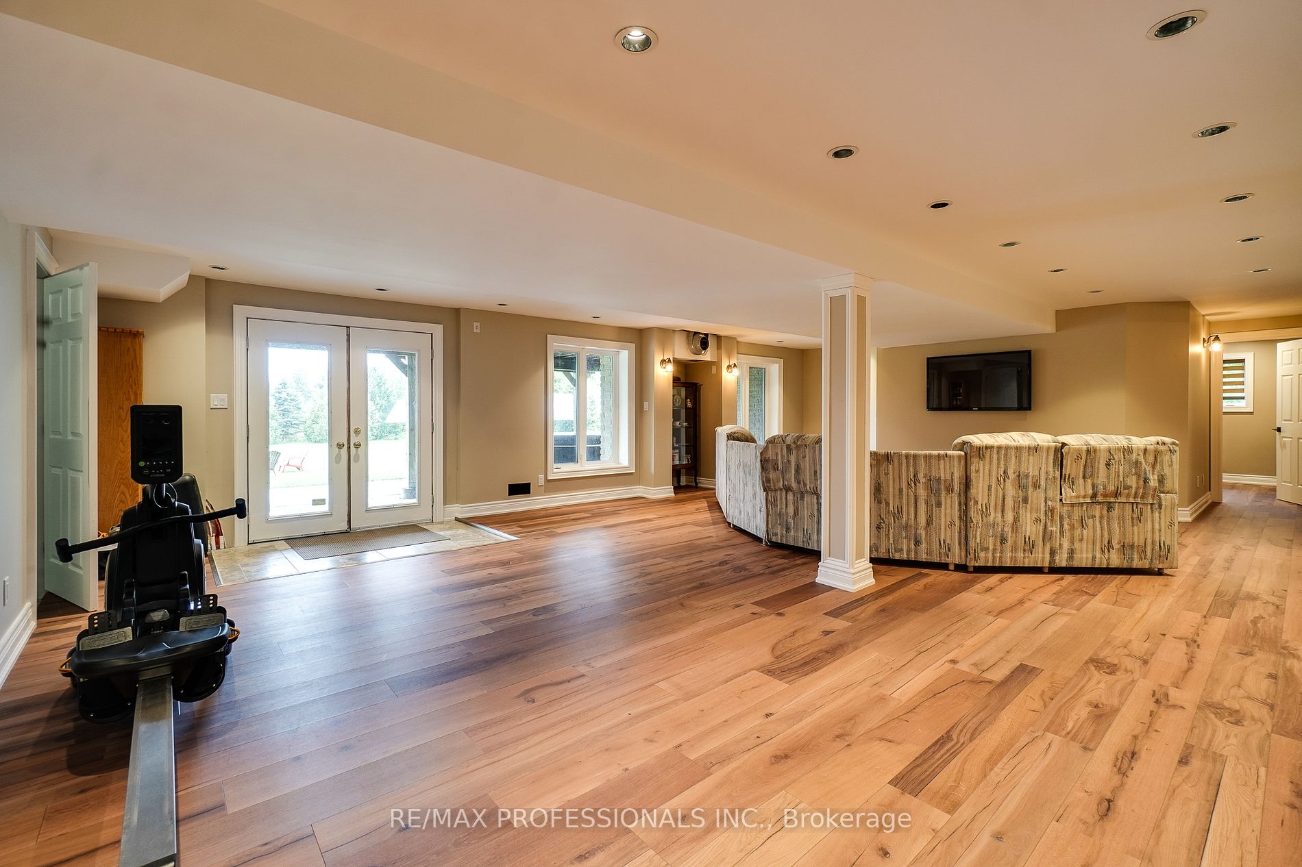 8 Morgan Drive