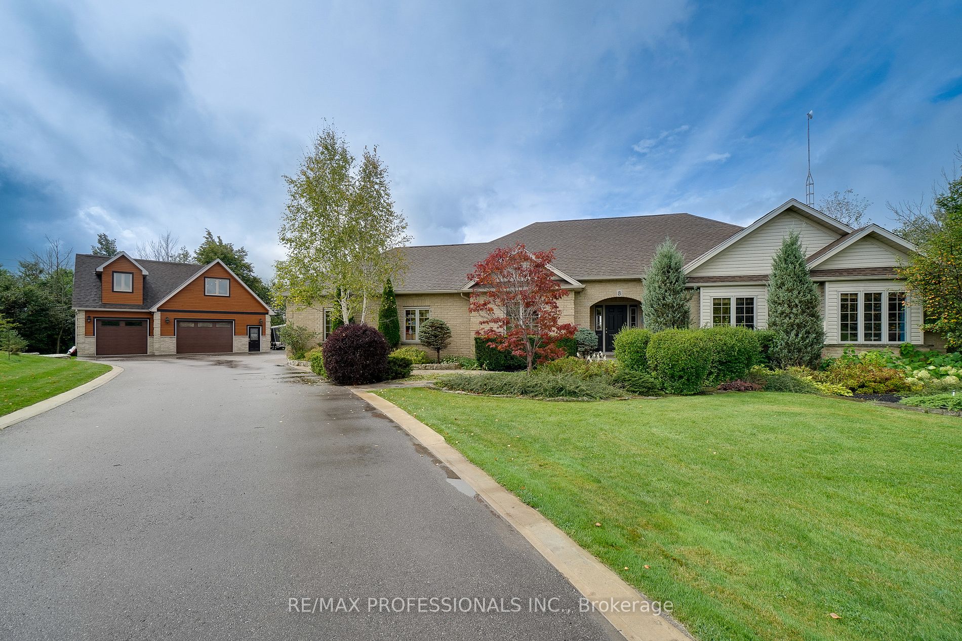 8 Morgan Dr
