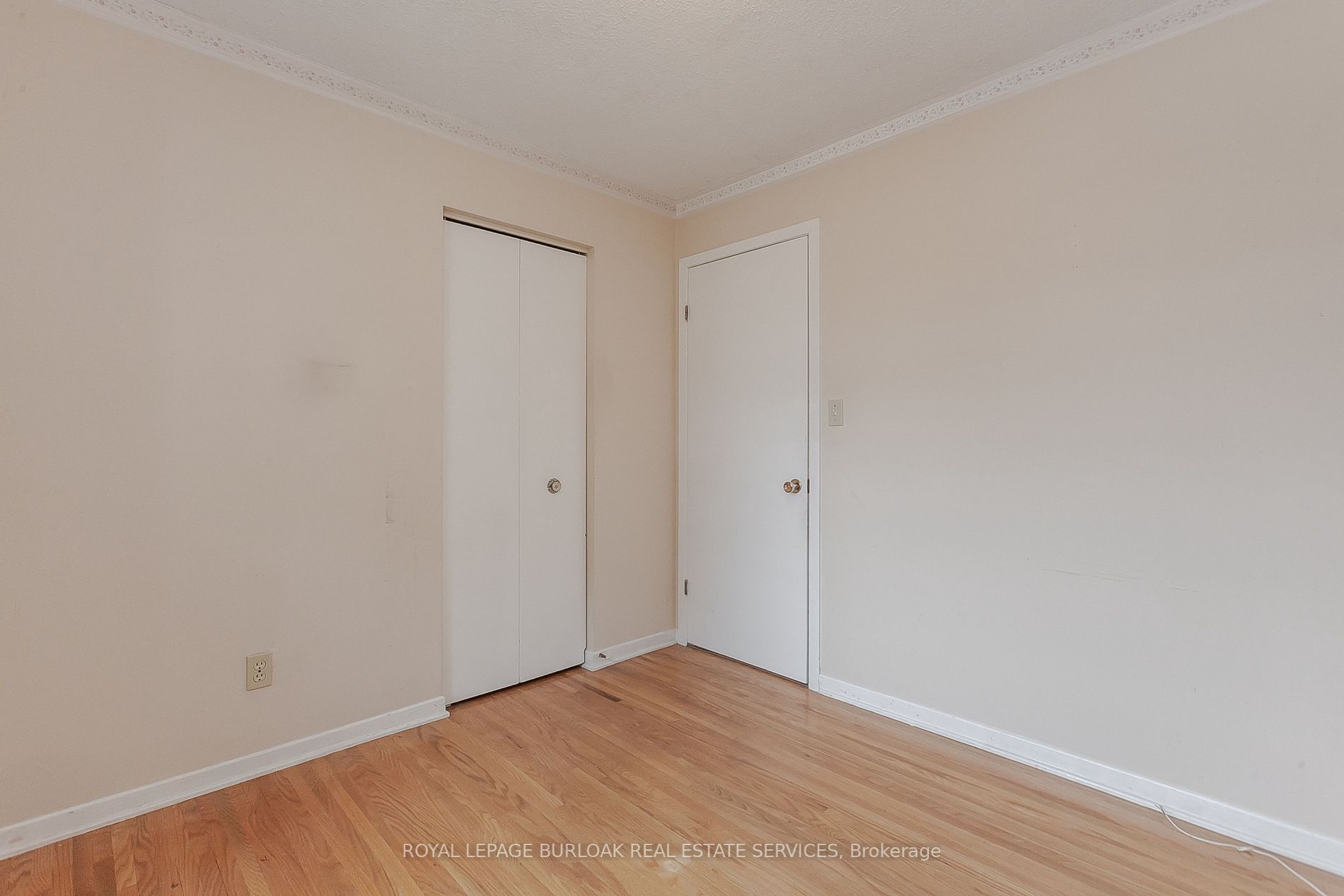 652 Castleguard Crescent