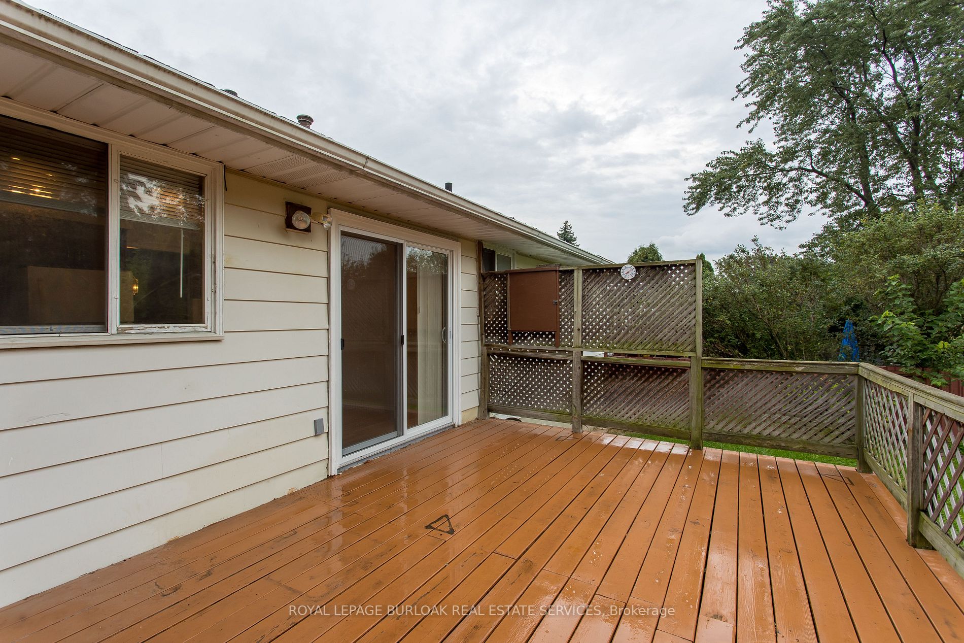 652 Castleguard Crescent