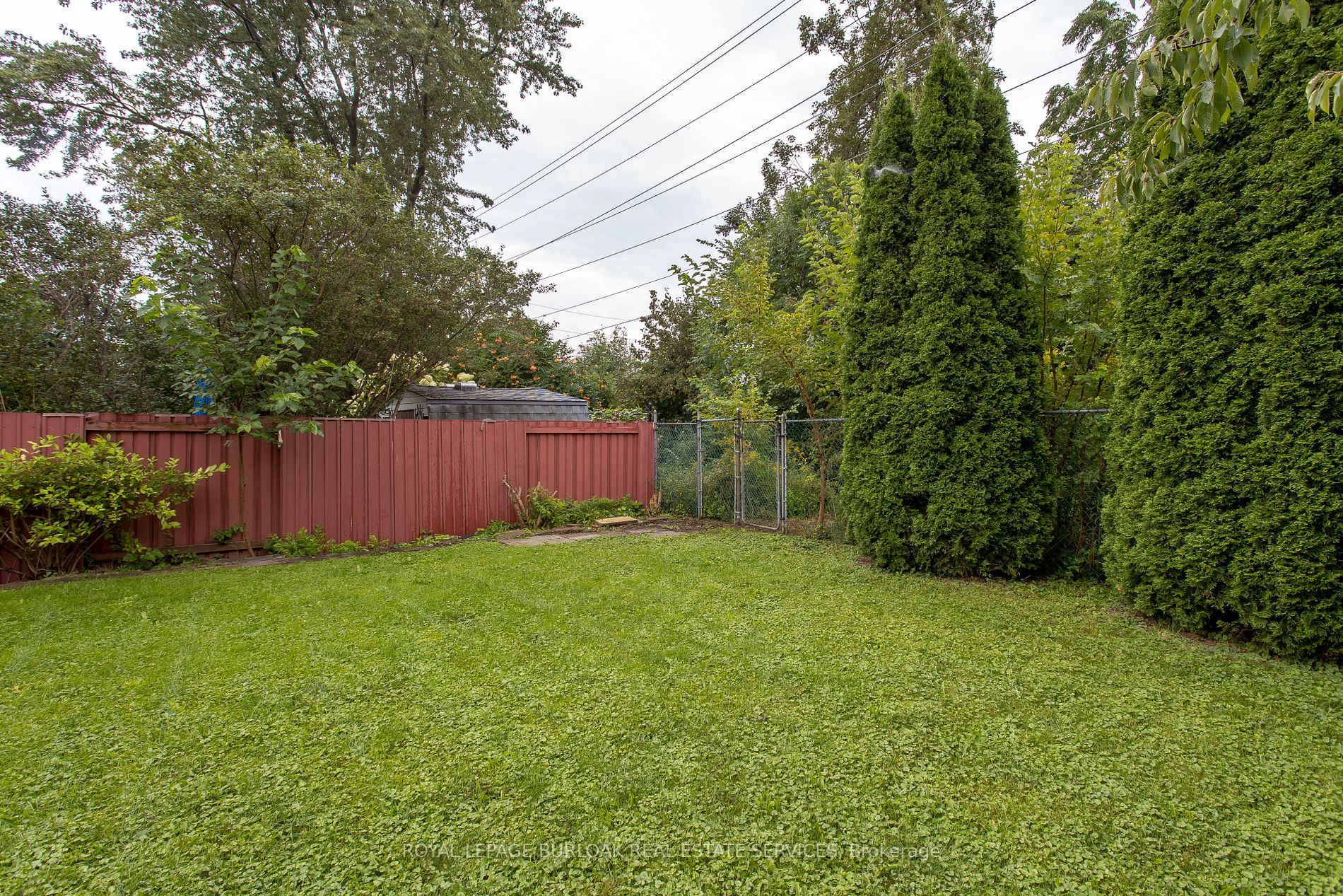 652 Castleguard Crescent
