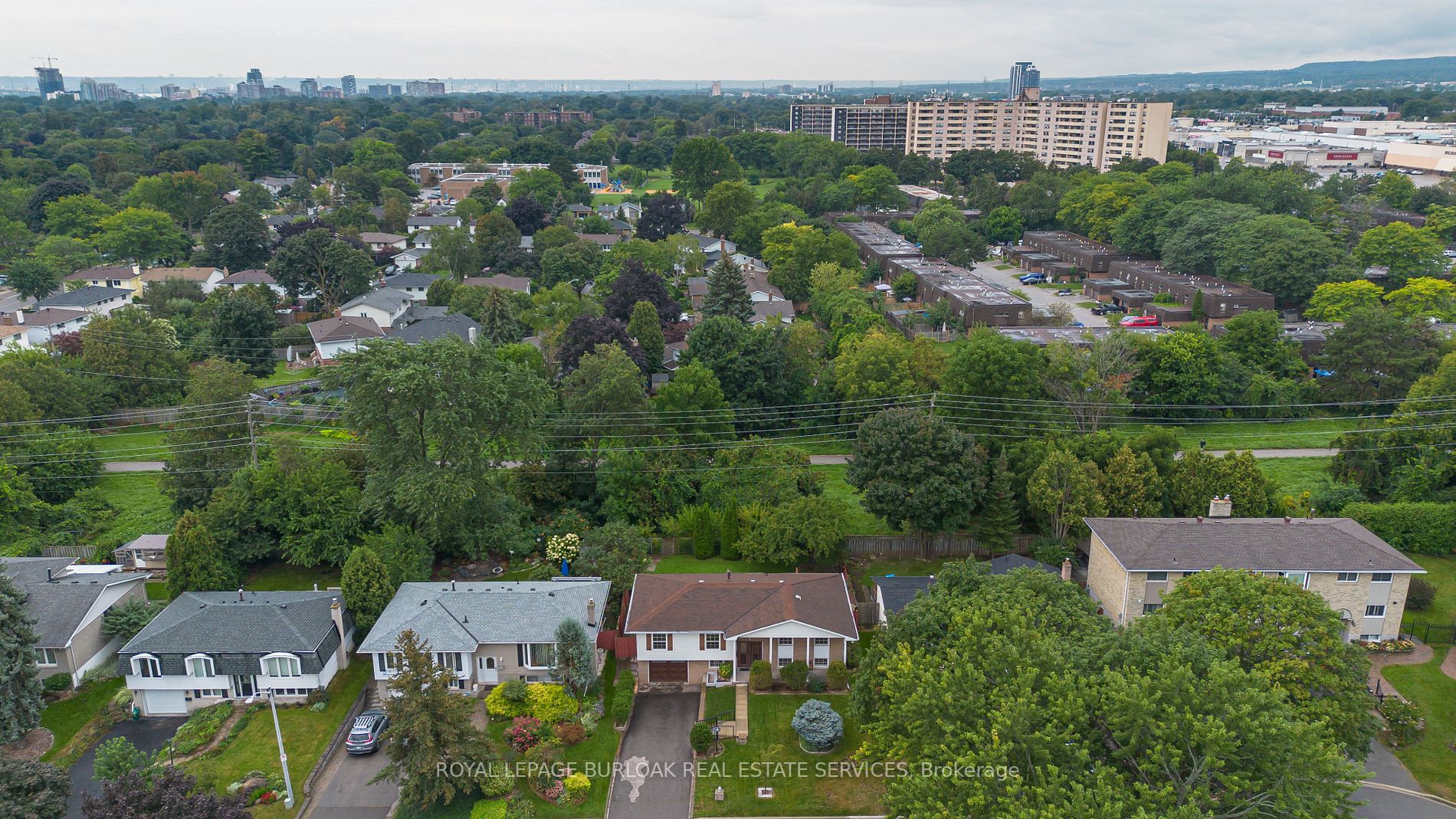 652 Castleguard Crescent