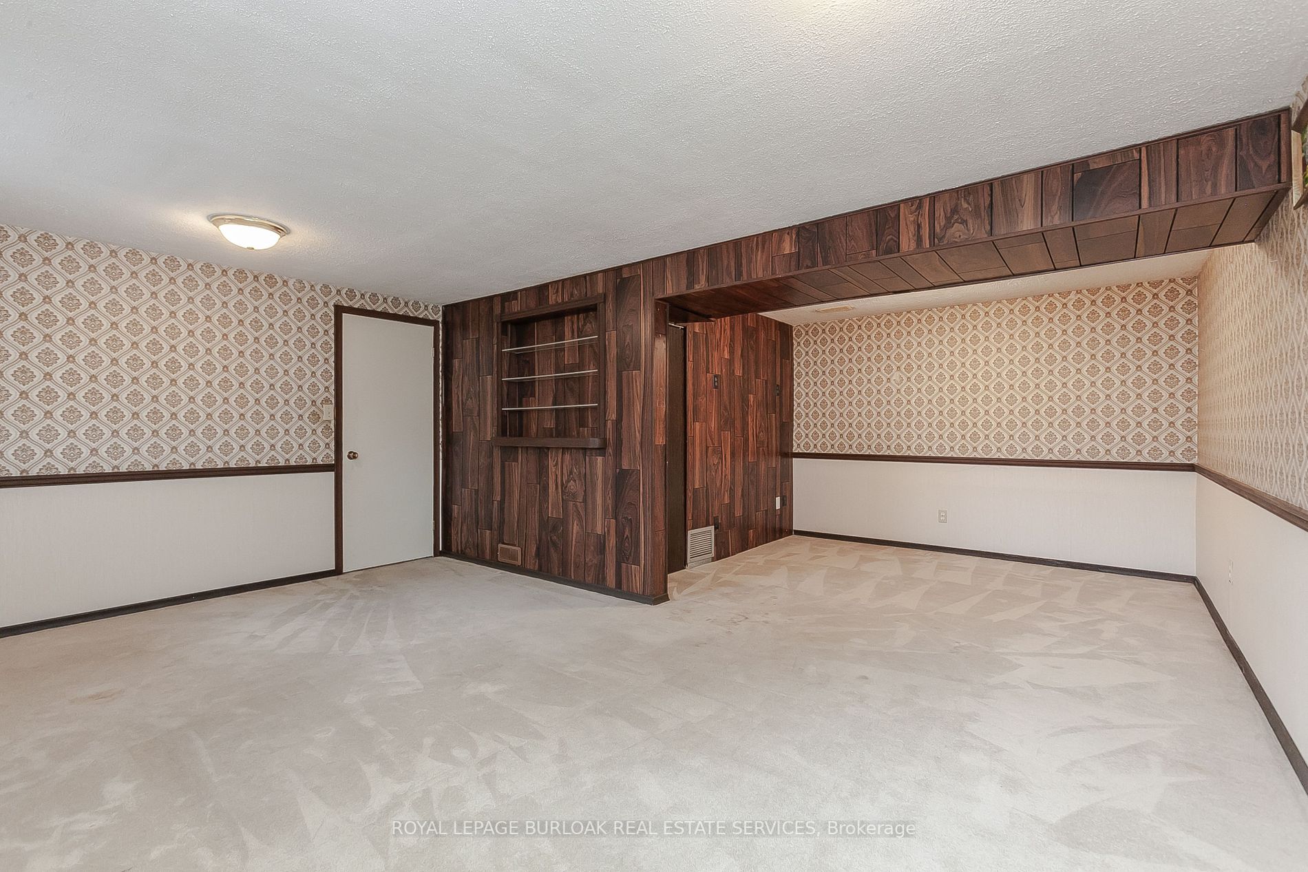 652 Castleguard Crescent