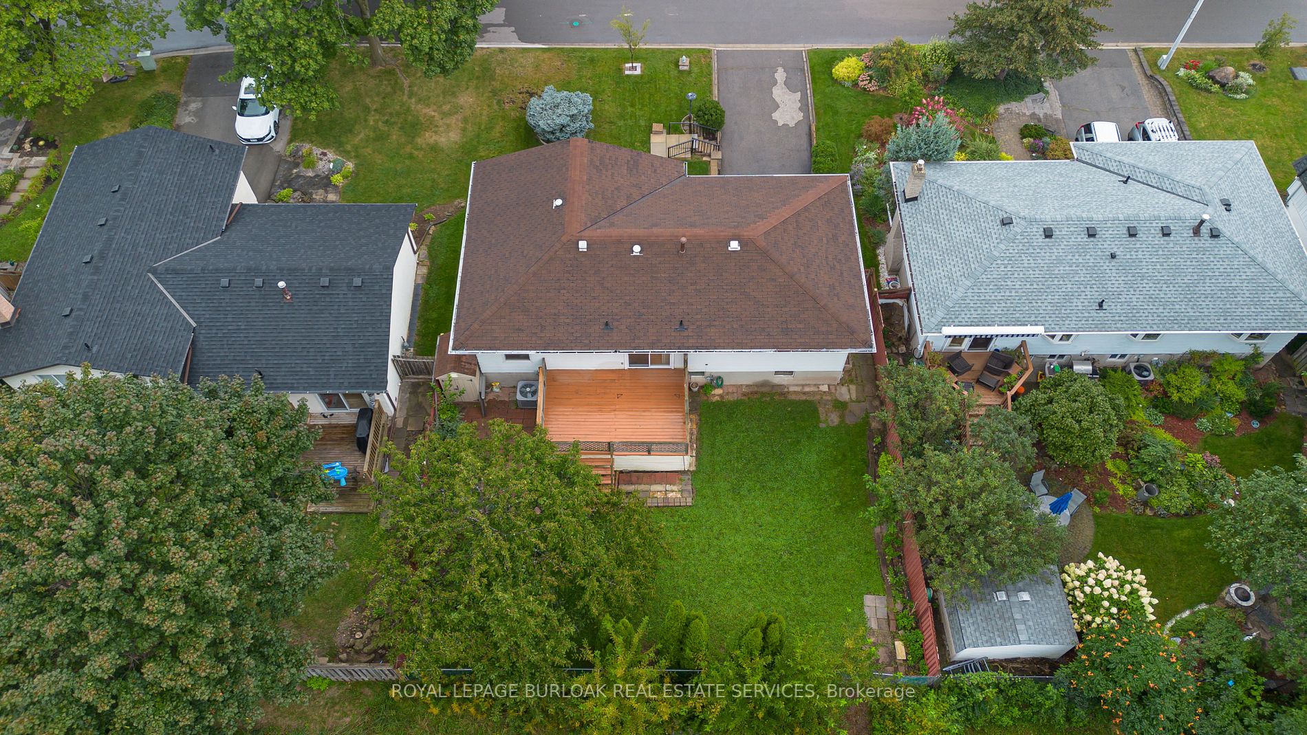 652 Castleguard Crescent