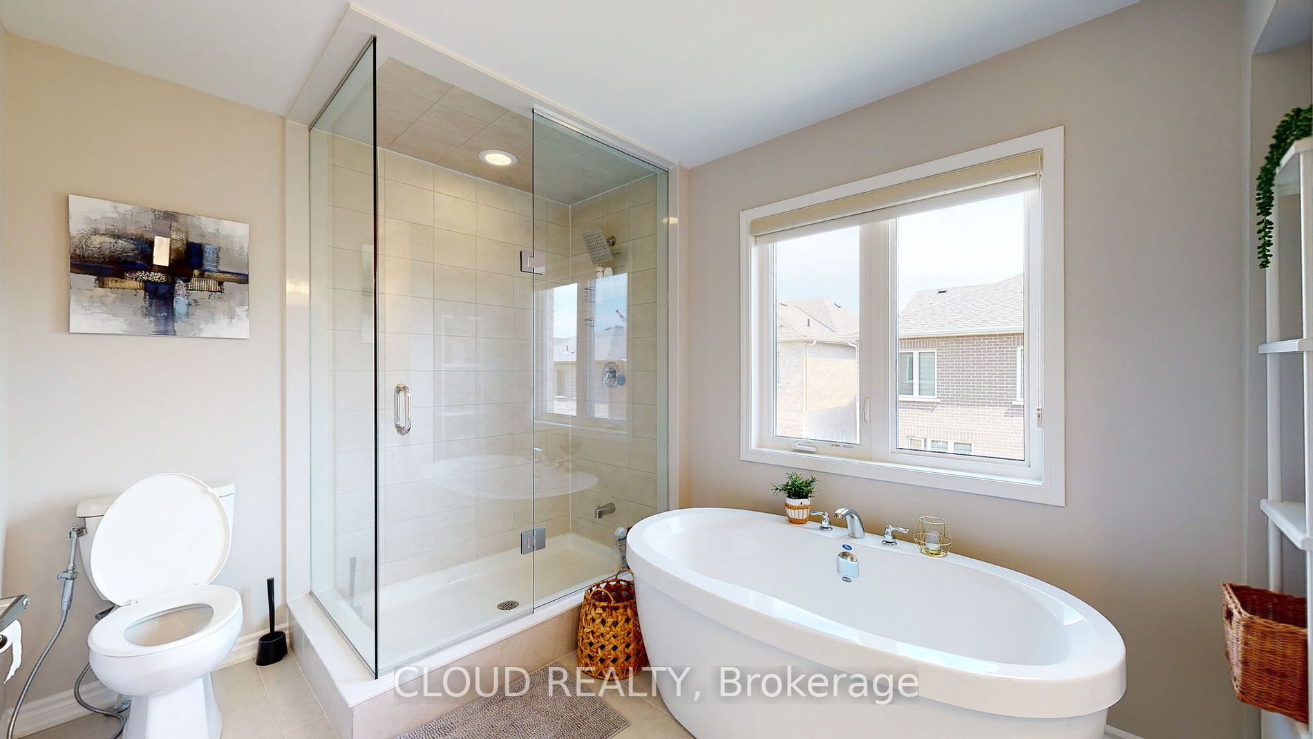 824 Sumac Cres