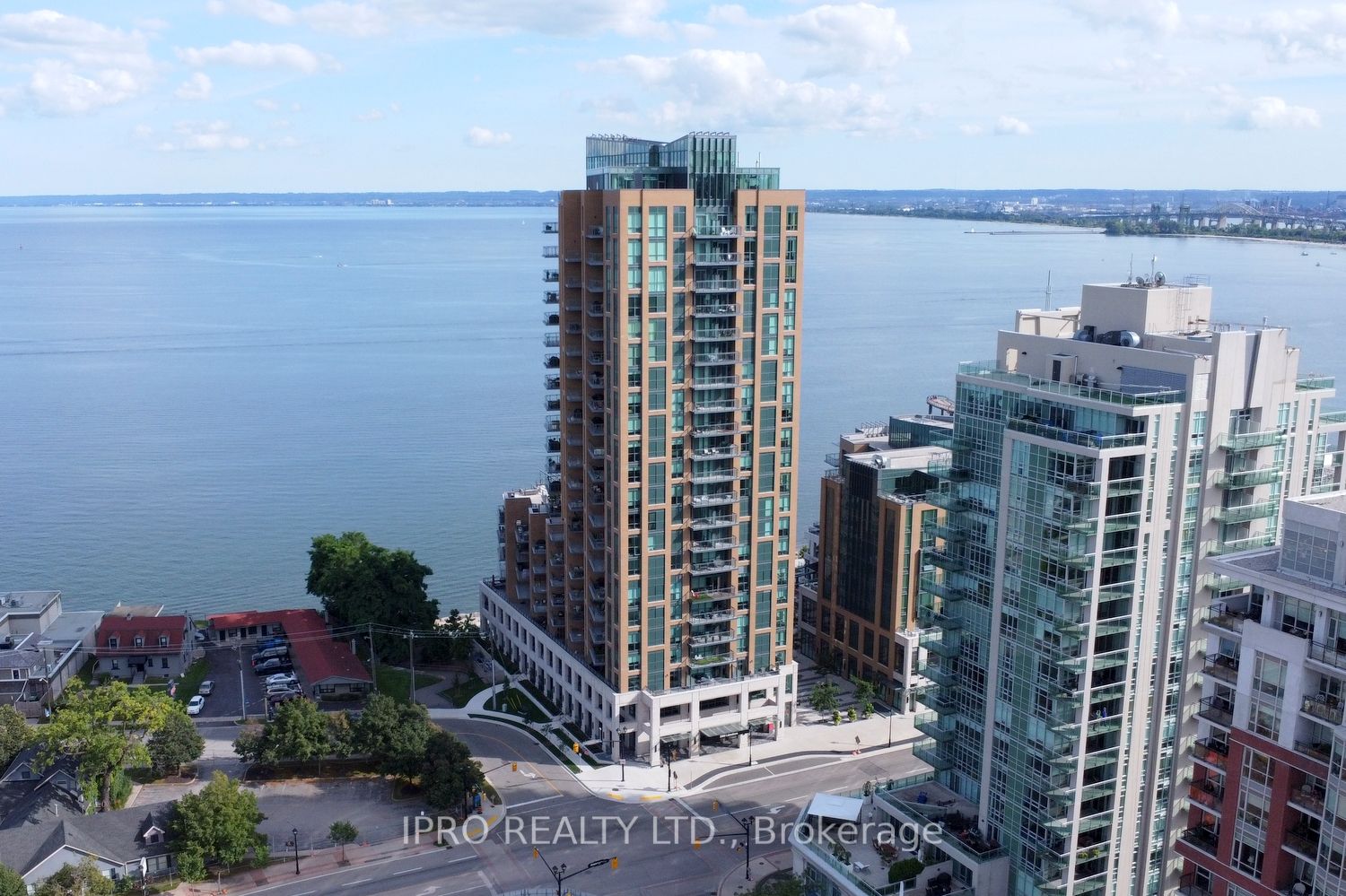 2060 Lakeshore Rd, #706