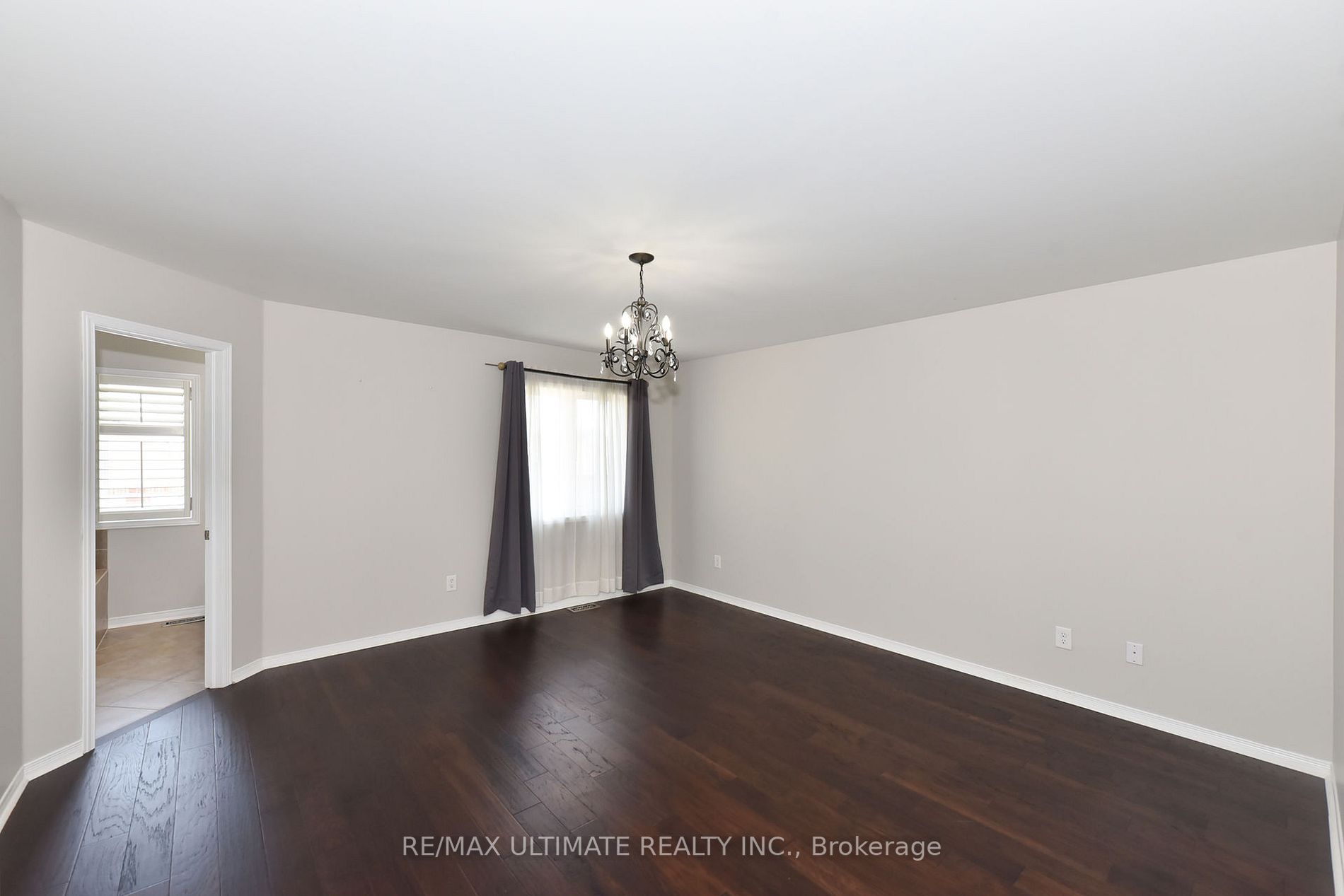 27 La Roche Avenue