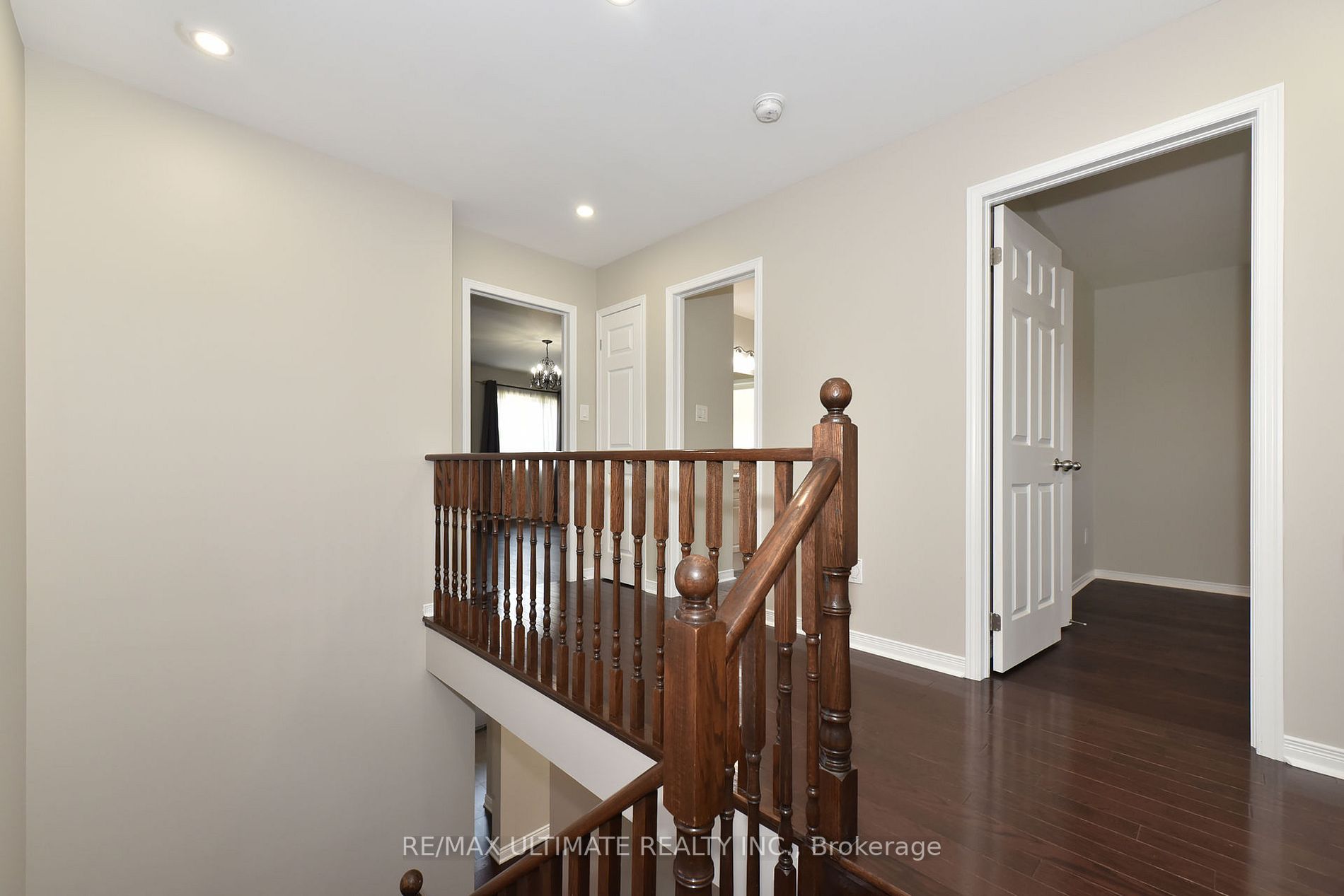 27 La Roche Avenue