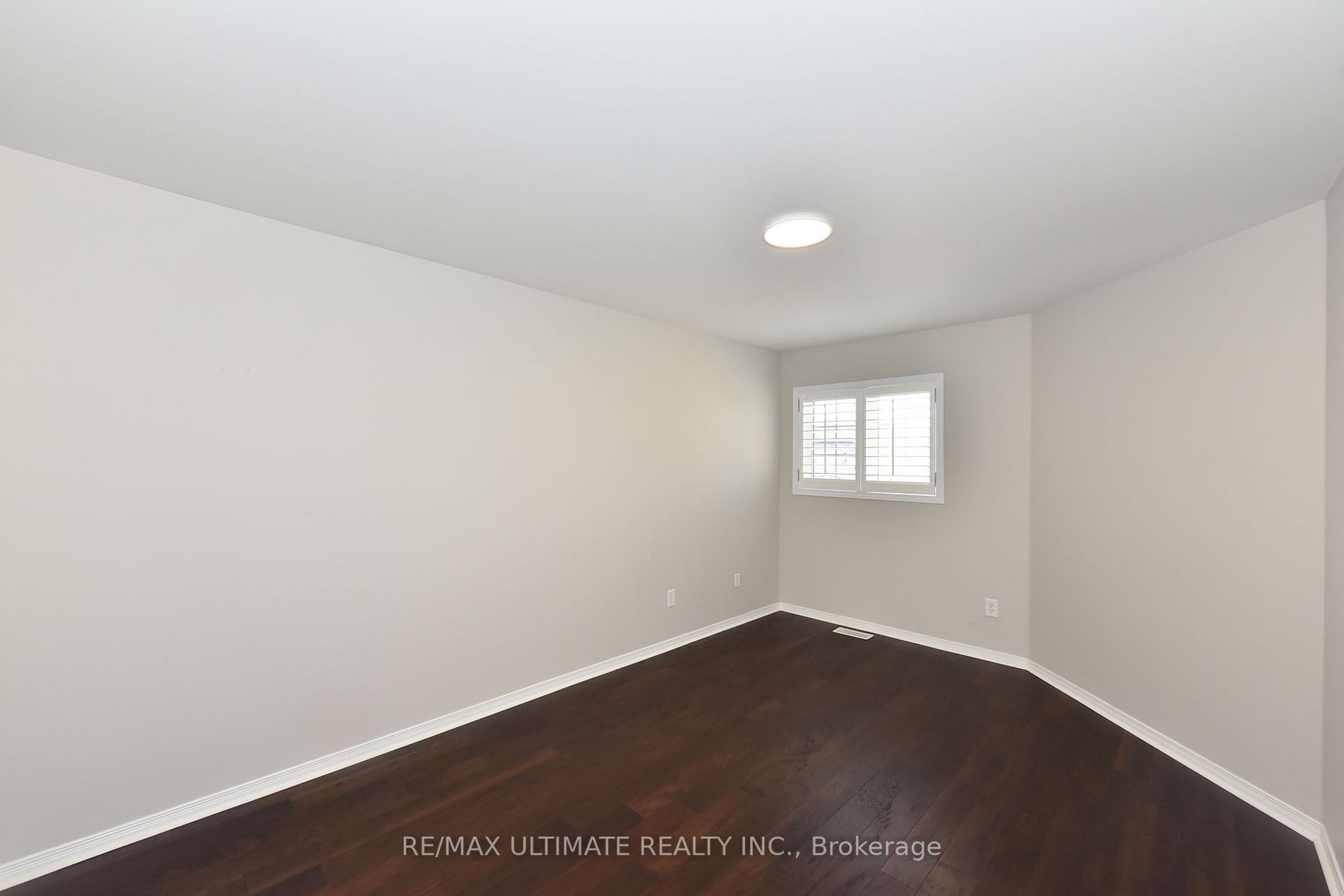 27 La Roche Avenue