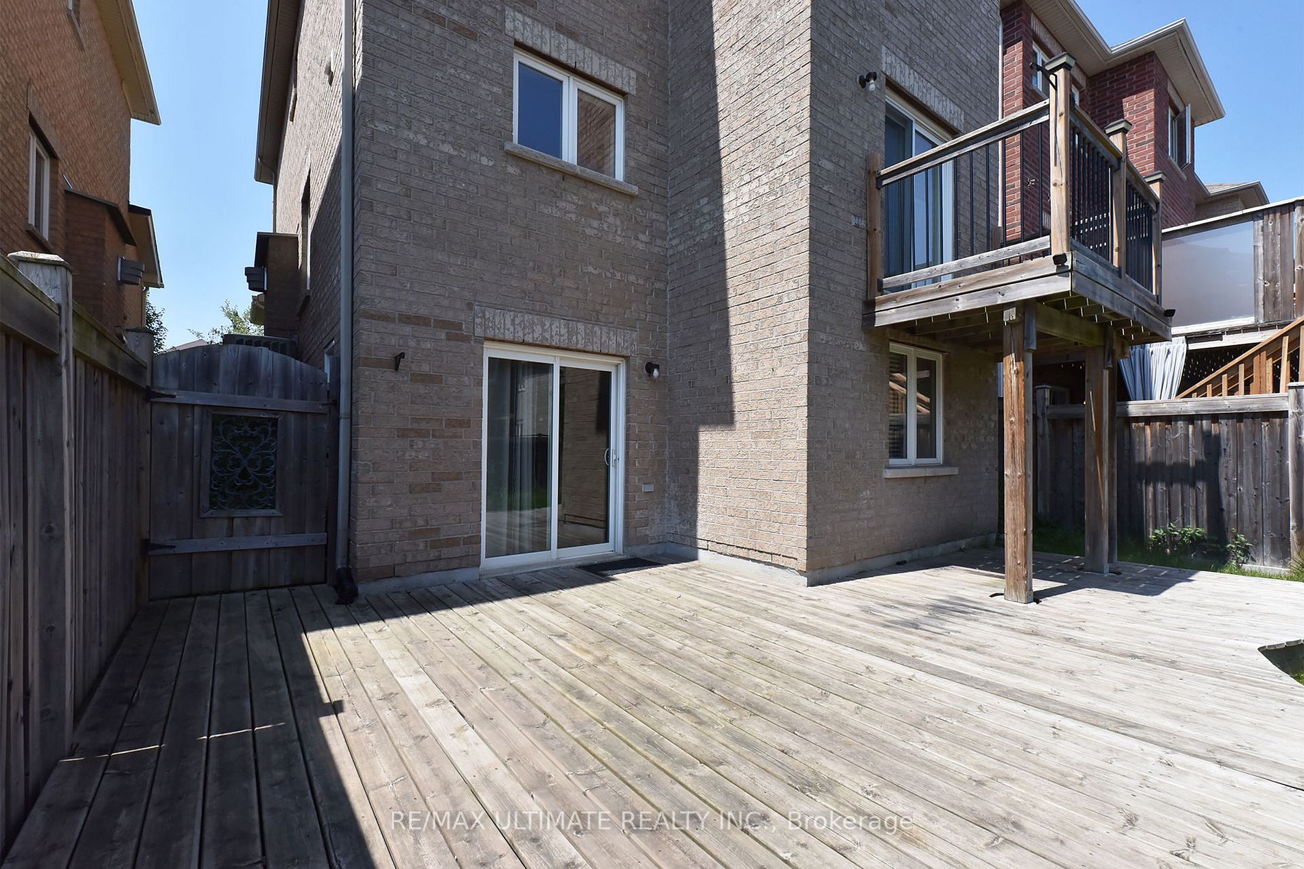 27 La Roche Avenue
