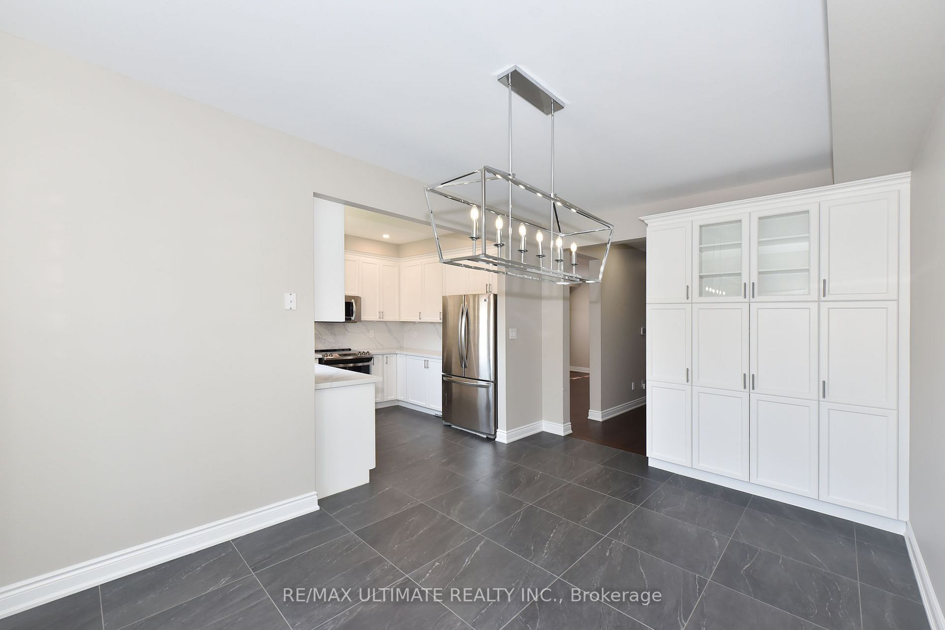 27 La Roche Avenue