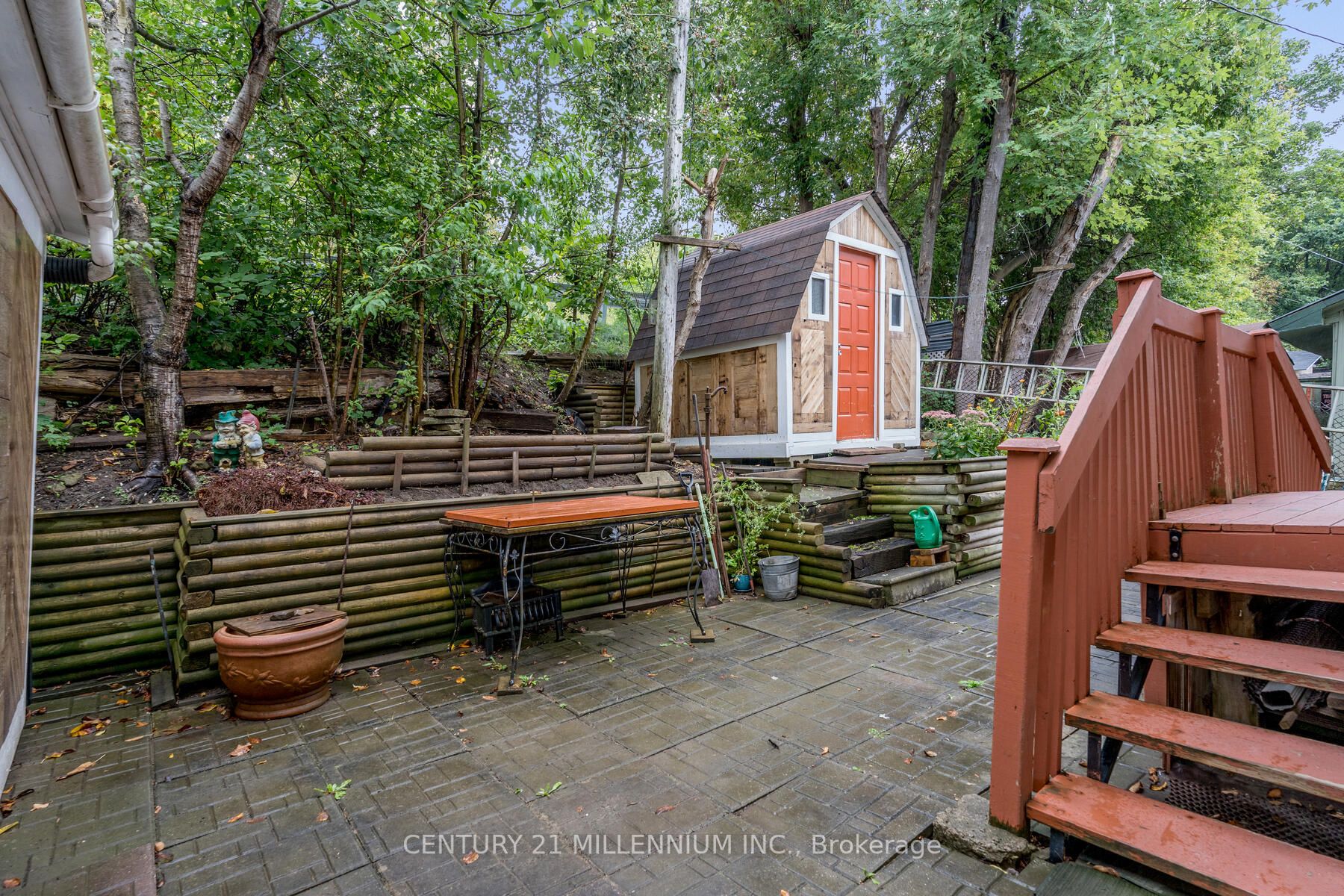 11 Old Pavillion Road