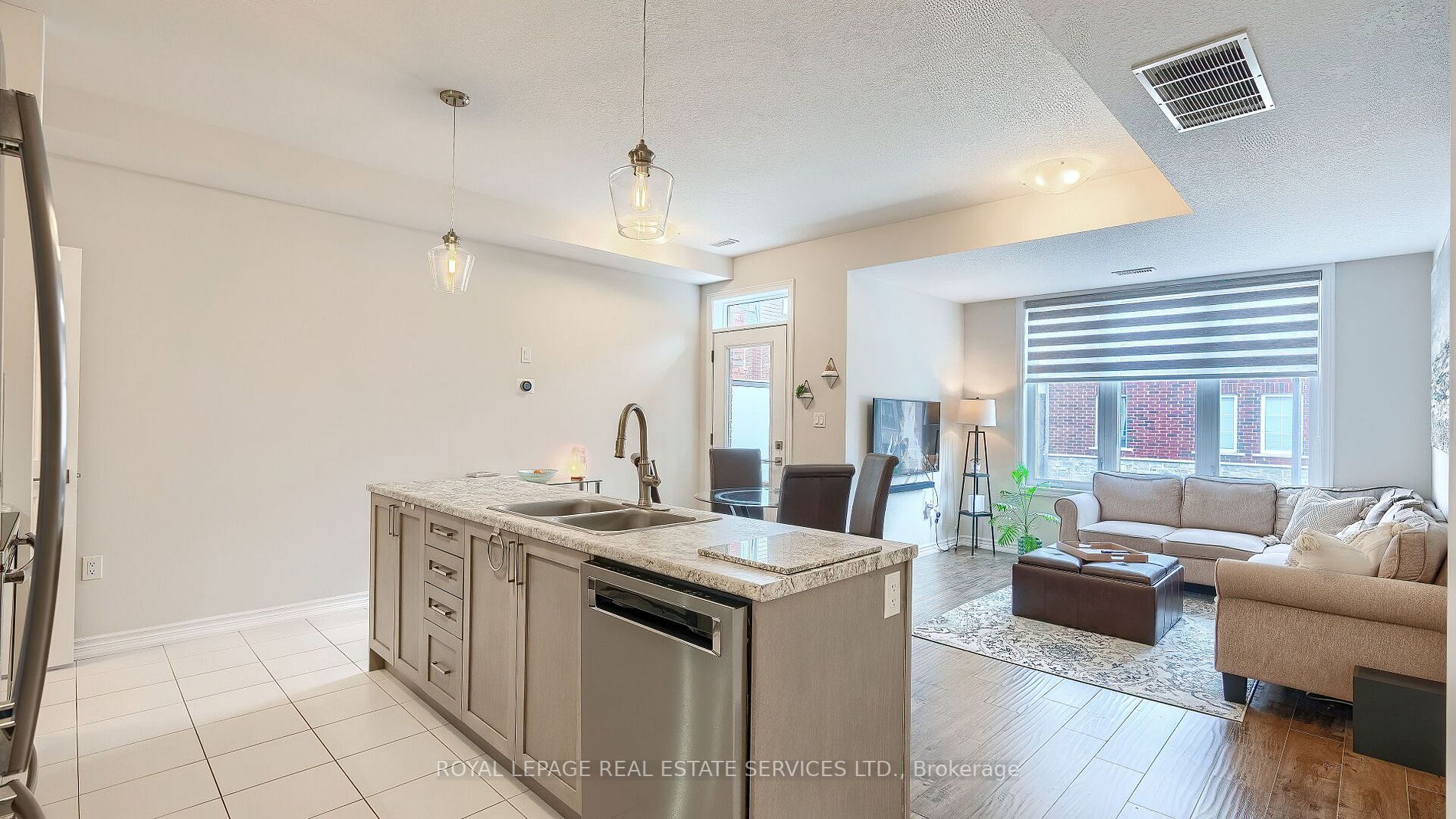 445 Ontario St S, #68