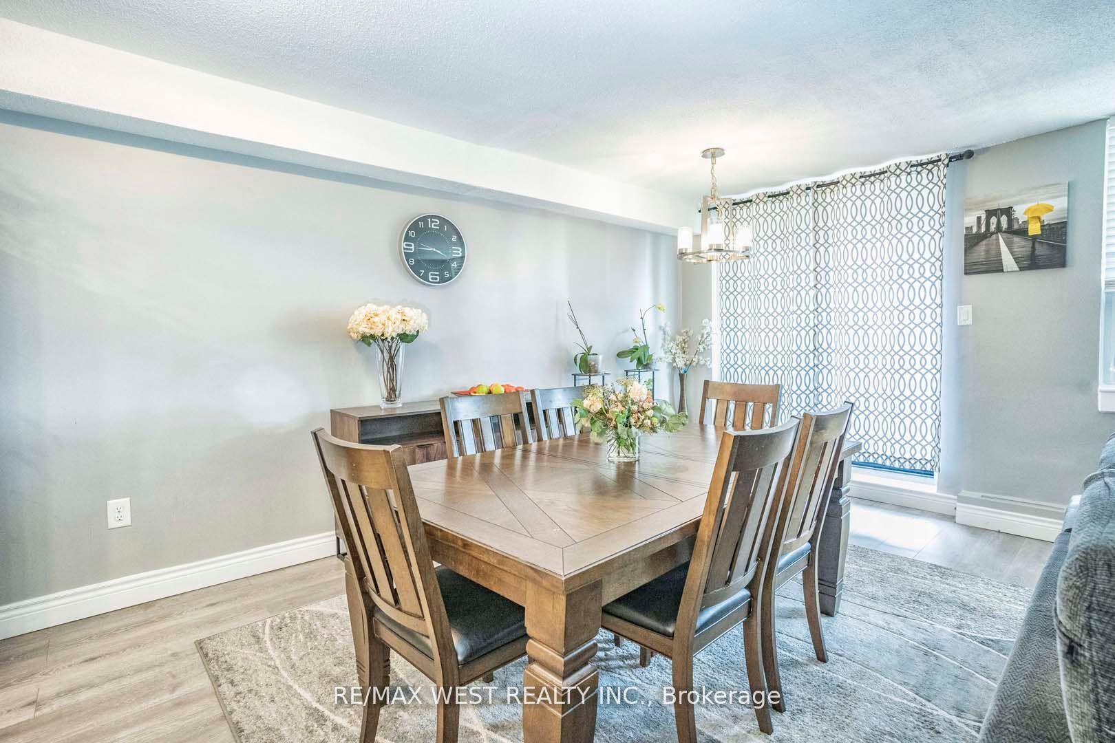 15 La Rose Ave, #803