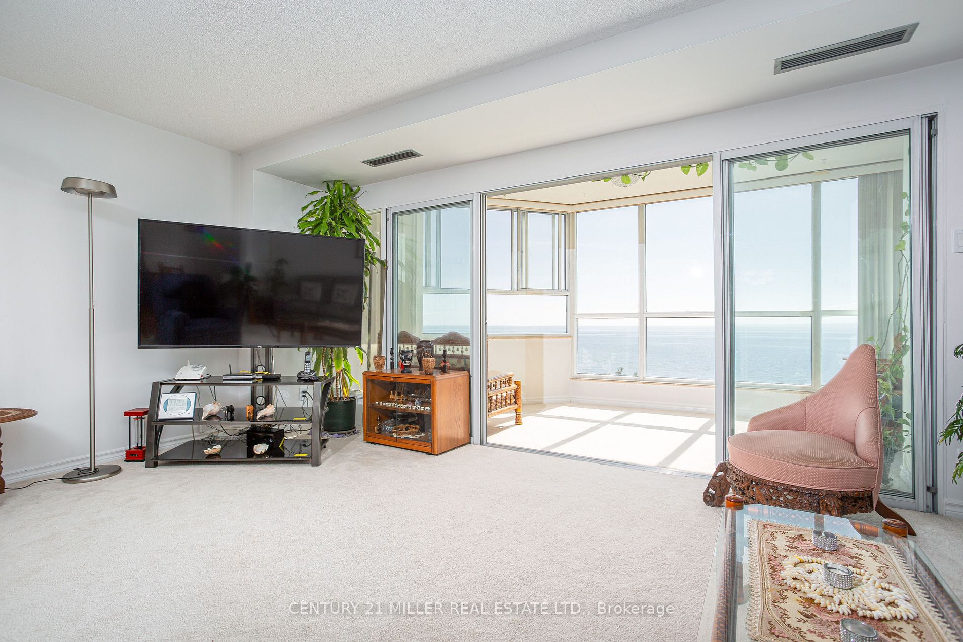 5280 Lakeshore Road, #608
