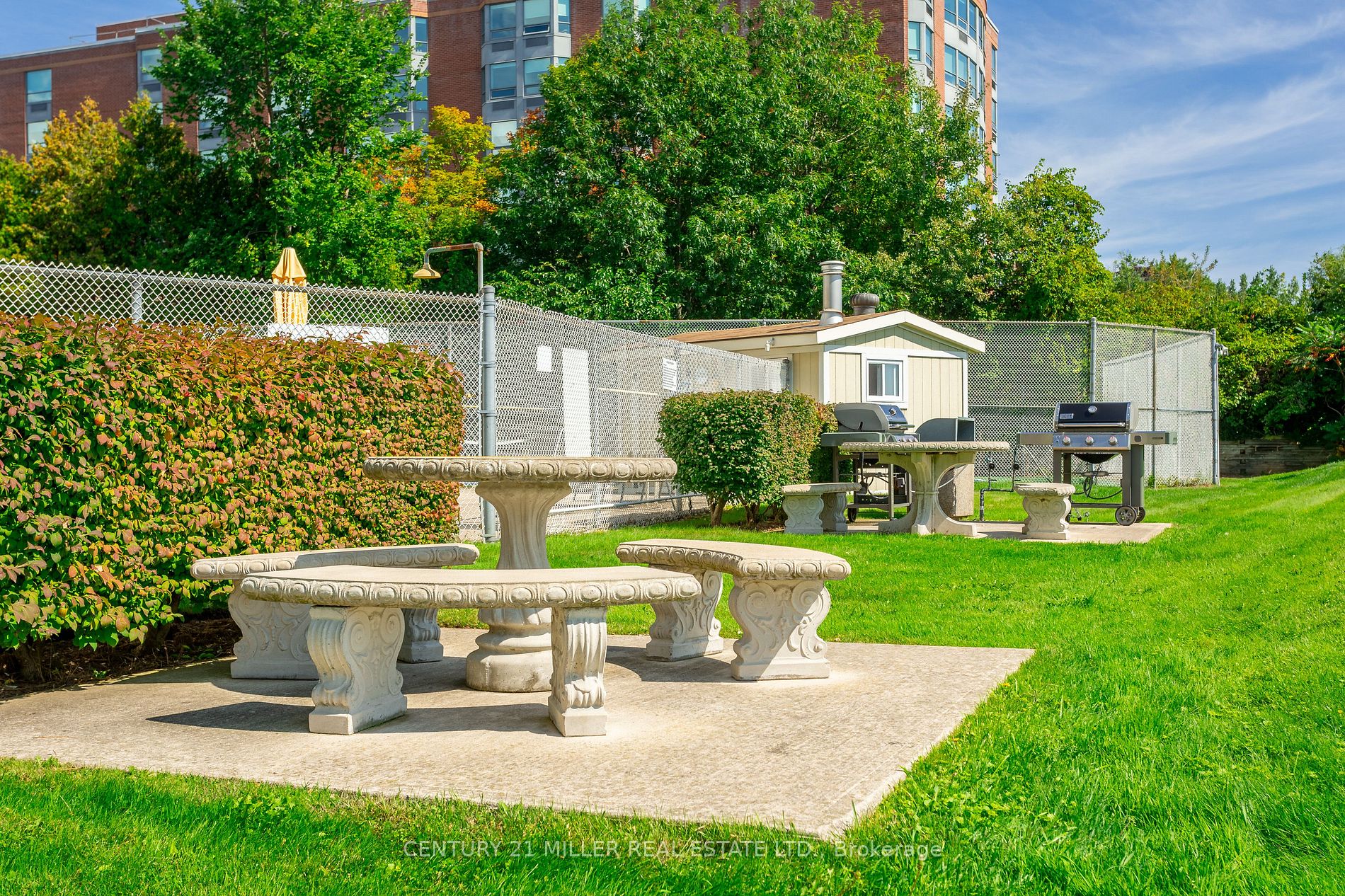 5280 Lakeshore Road, #608