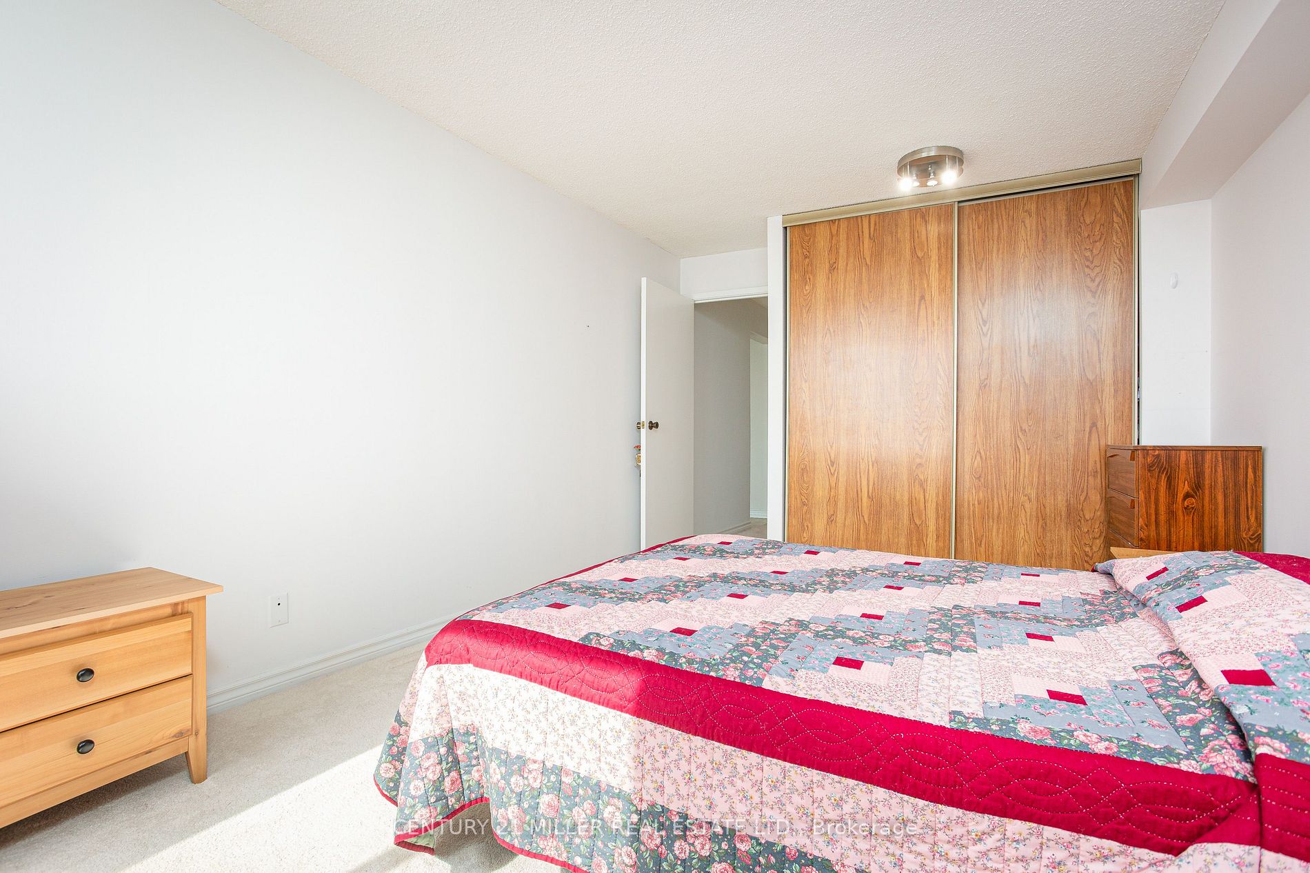 5280 Lakeshore Road, #608