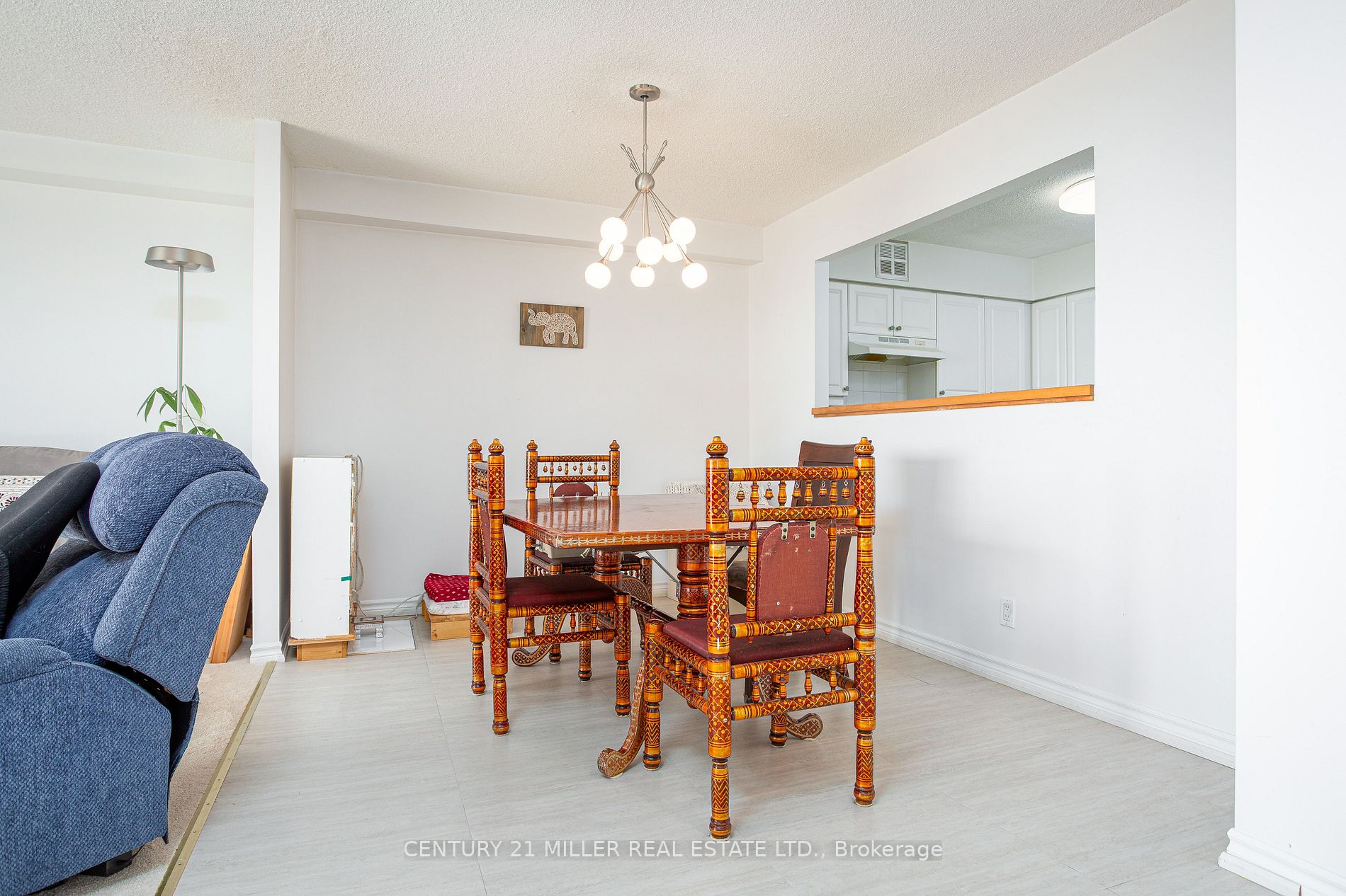 5280 Lakeshore Road, #608