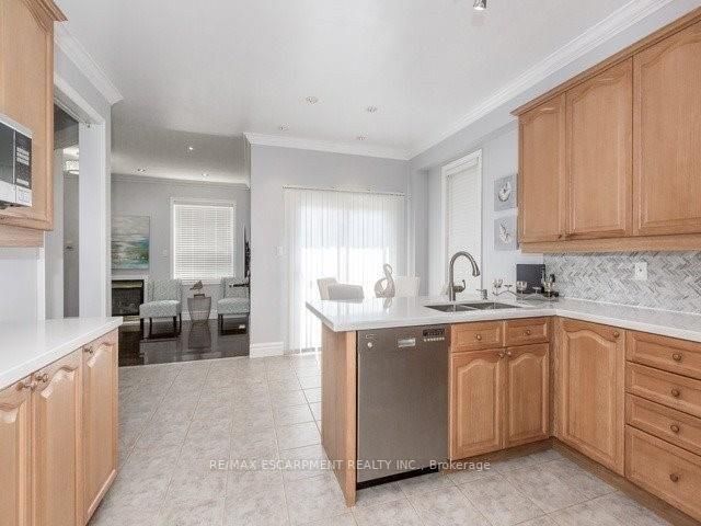 163 Cooke Cres