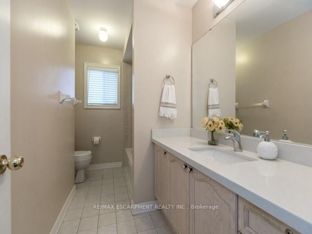 163 Cooke Cres