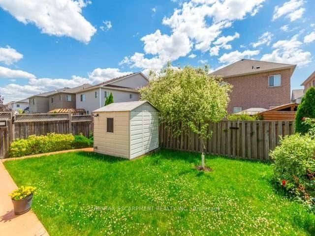 163 Cooke Cres