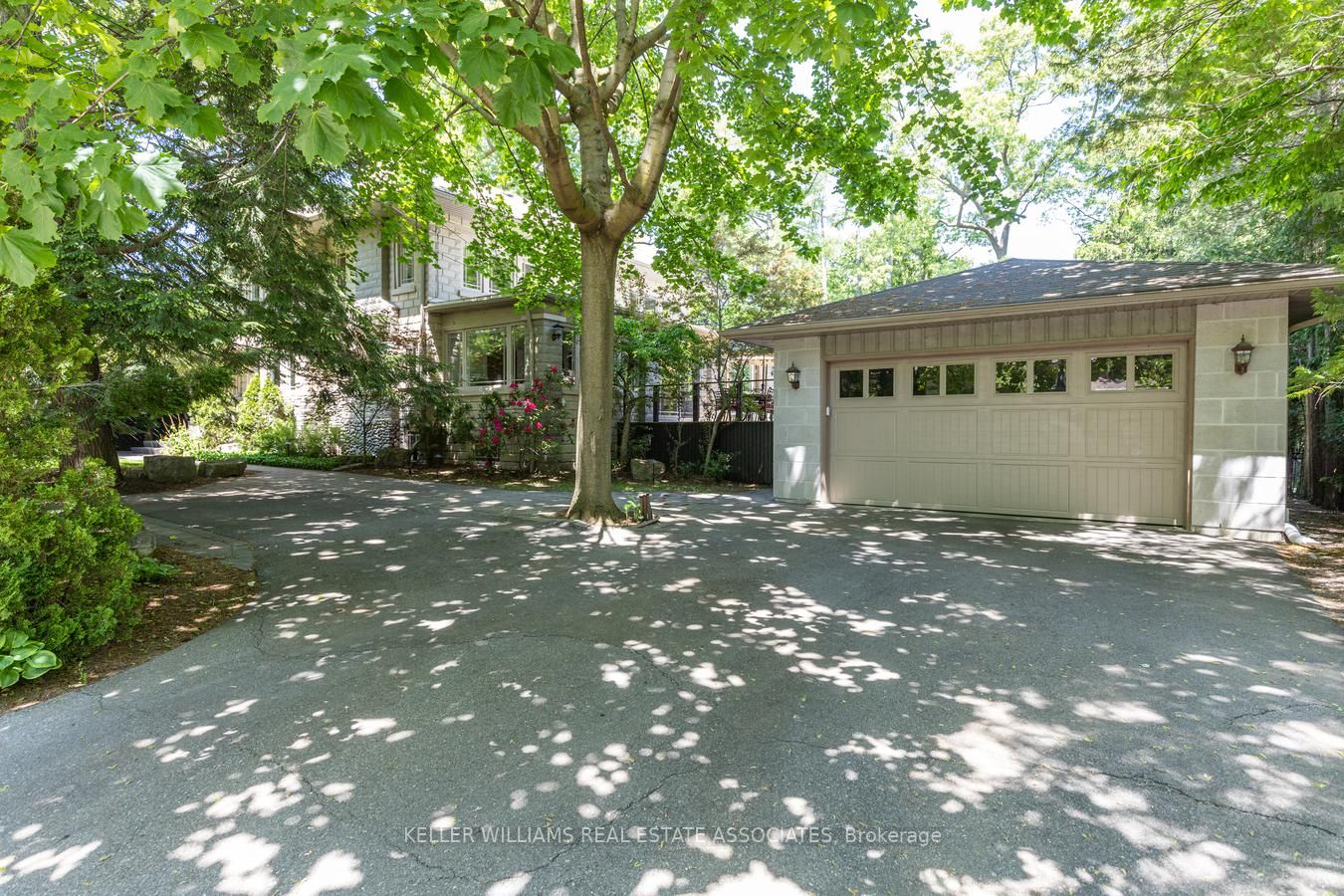 2095 Autumn Breeze Dr S