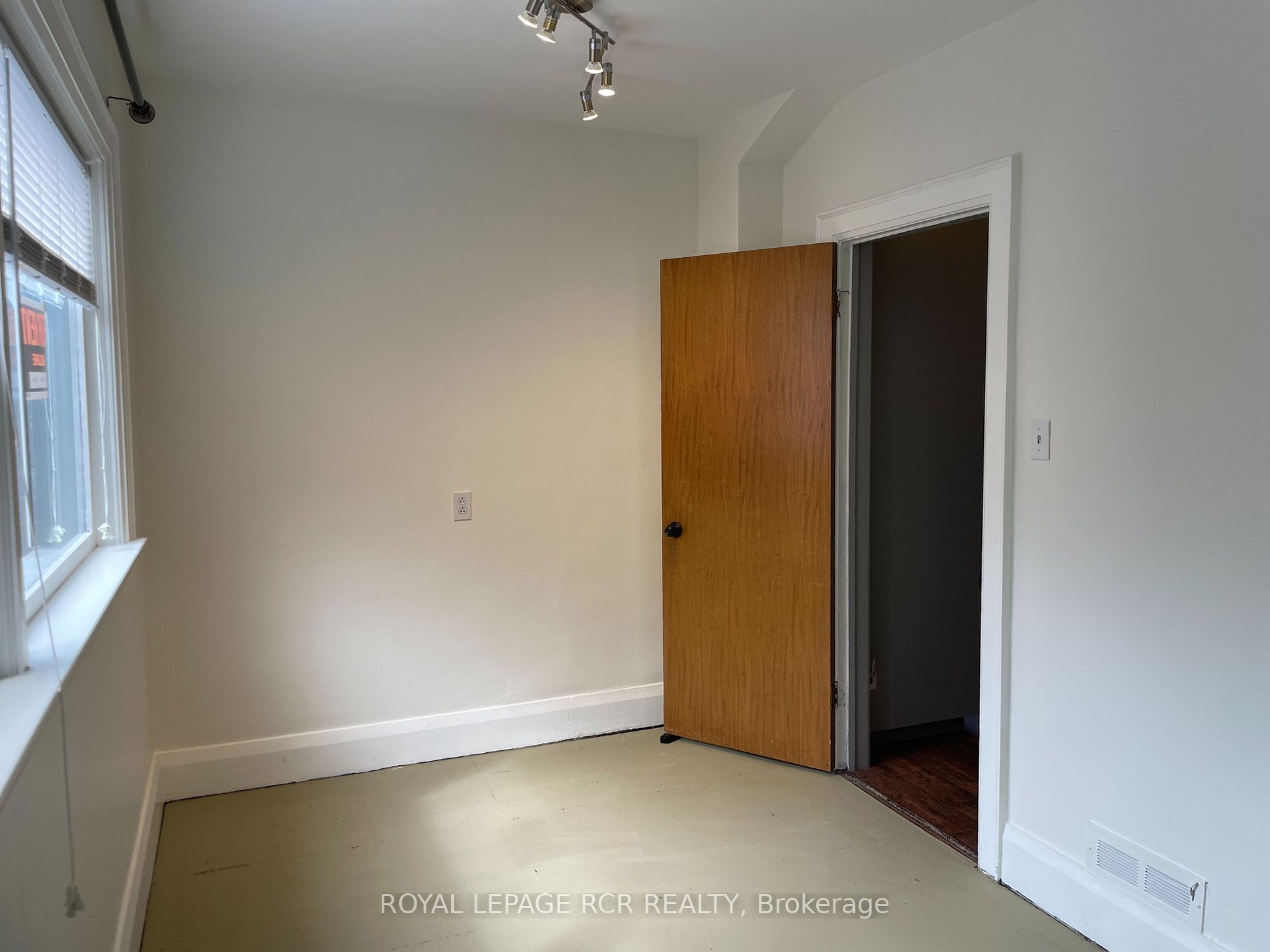 33 King St